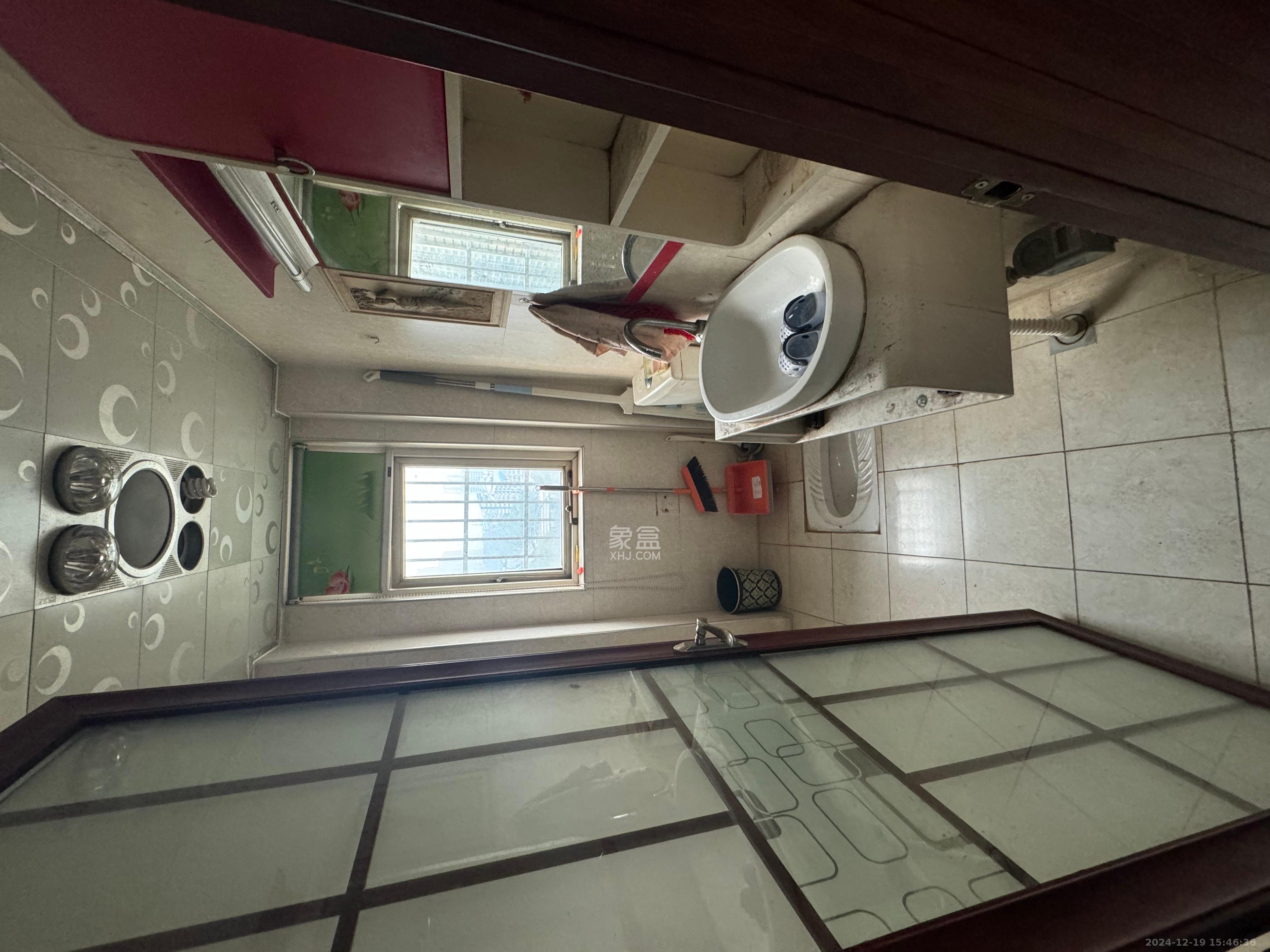 楚天中苑 2室2厅1卫 1800.0元/月 楚天中苑 2室2厅1卫 1800.0元/月室内图