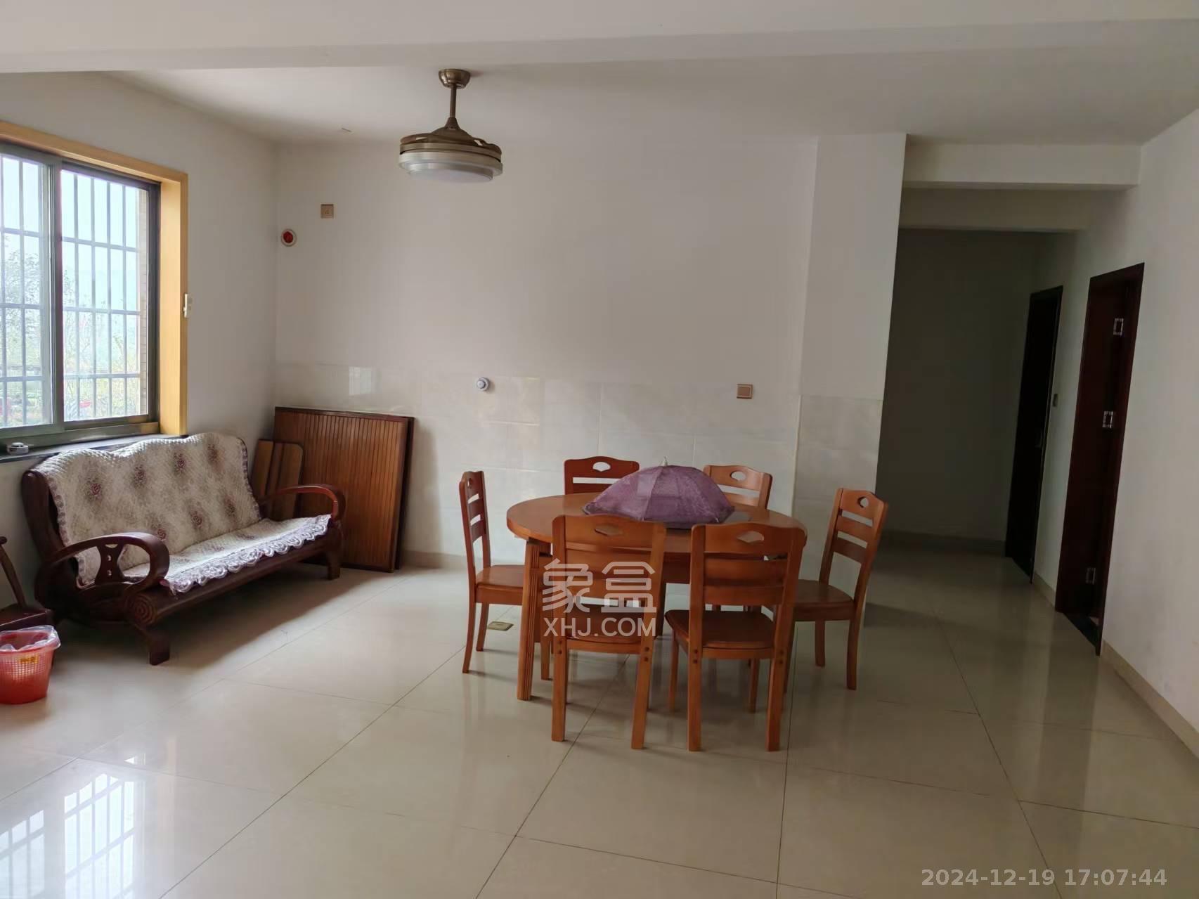 华龙家园(和泰家园) 3室2厅2卫 2300.0元/月 华龙家园(和泰家园) 3室2厅2卫 2300.0元/月室内图