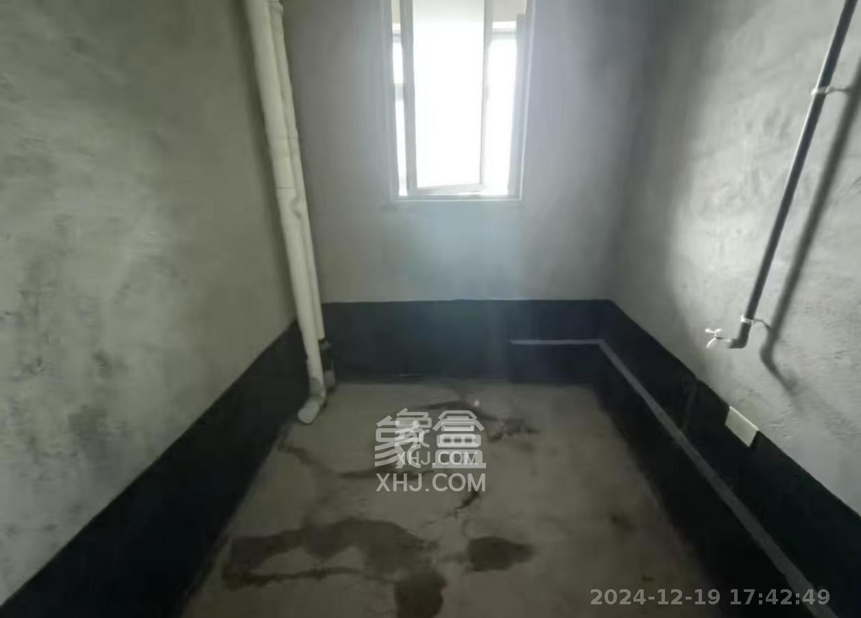 福晟翡翠湾 5室2厅2卫 8000.0元/月 福晟翡翠湾 5室2厅2卫 8000.0元/月室内图