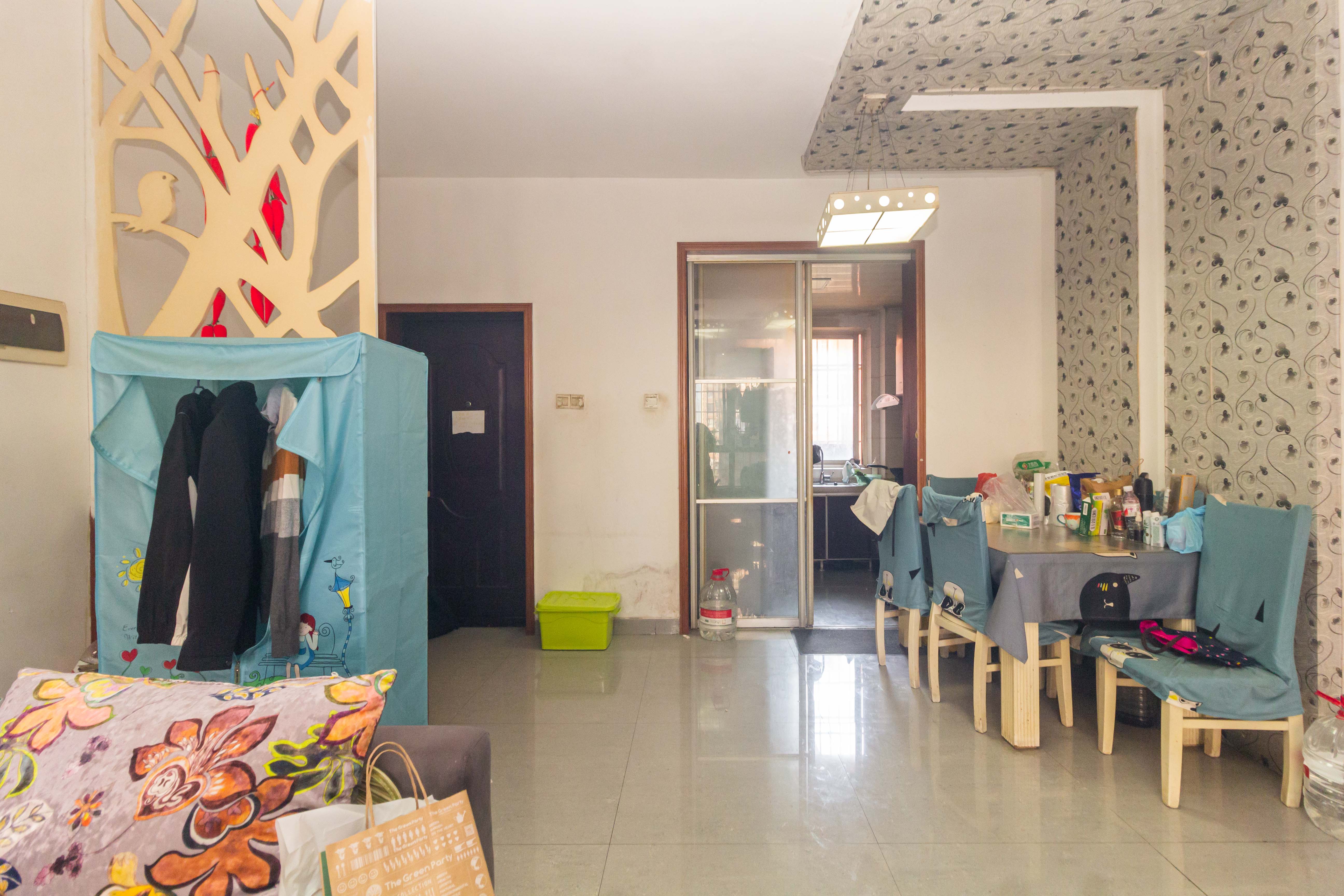 东城名苑 3室2厅2卫 61.8万 东城名苑 3室2厅2卫 61.8万客厅