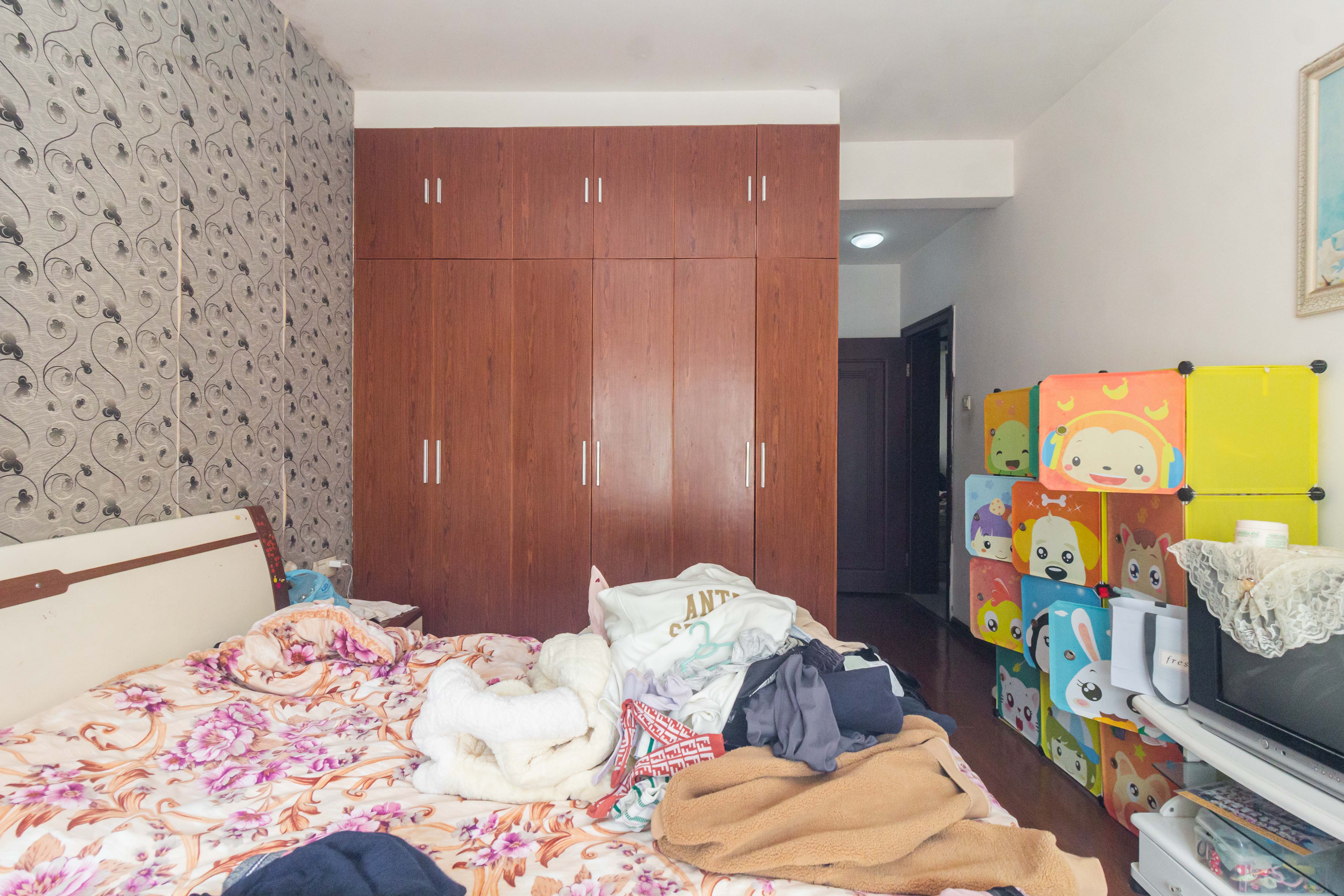 东城名苑 3室2厅2卫 61.8万 东城名苑 3室2厅2卫 61.8万卧室