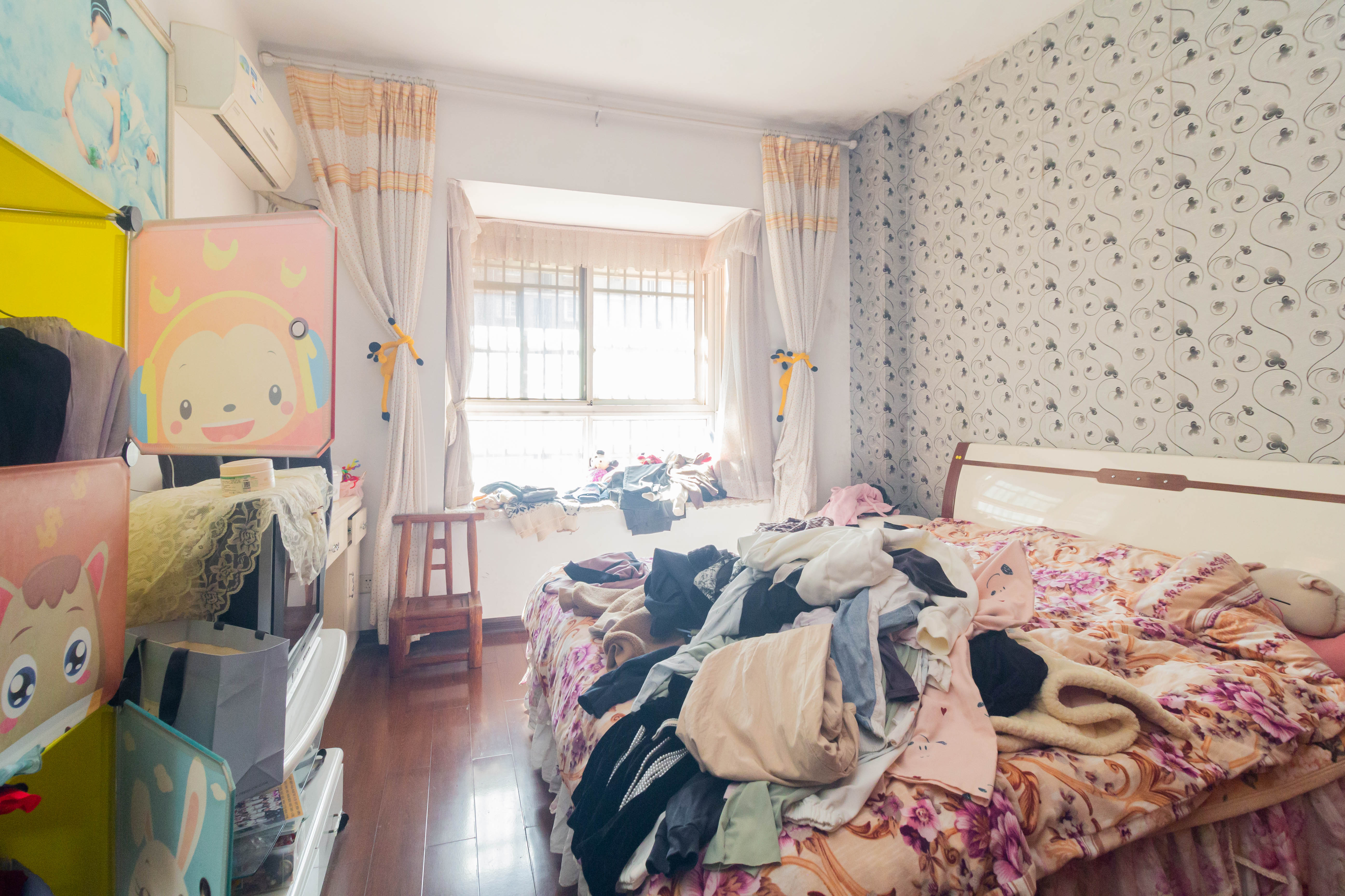 东城名苑 3室2厅2卫 61.8万 东城名苑 3室2厅2卫 61.8万卧室