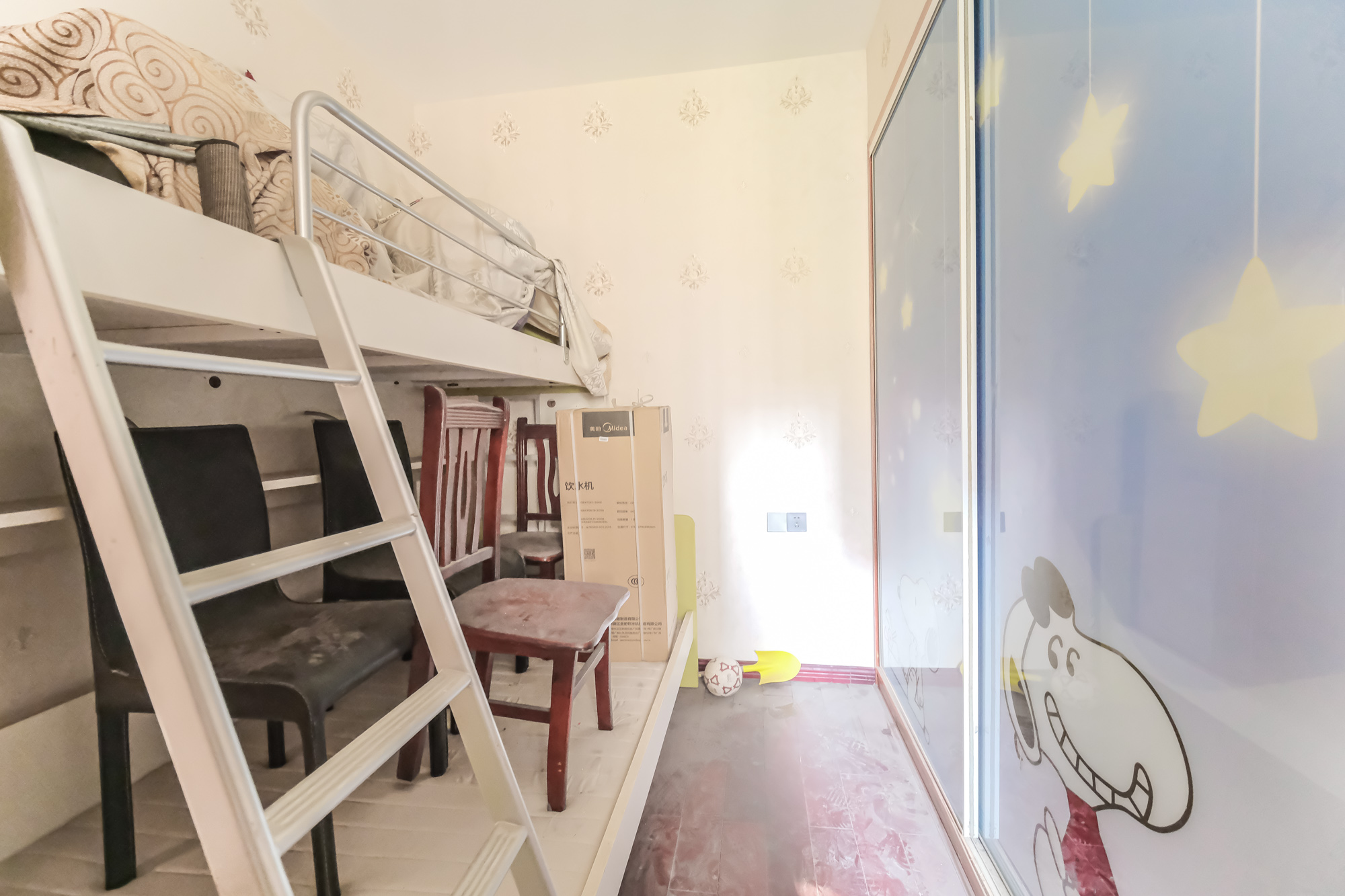 山水湾 2室2厅1卫 60.0万 山水湾 2室2厅1卫 60.0万卧室