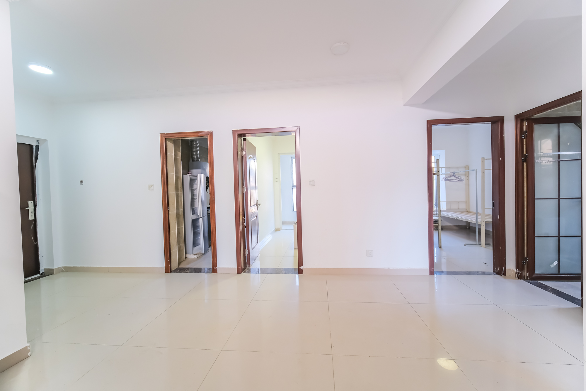 荣盛花语城  3室2厅1卫    68.0万 荣盛花语城  3室2厅1卫    68.0万客厅