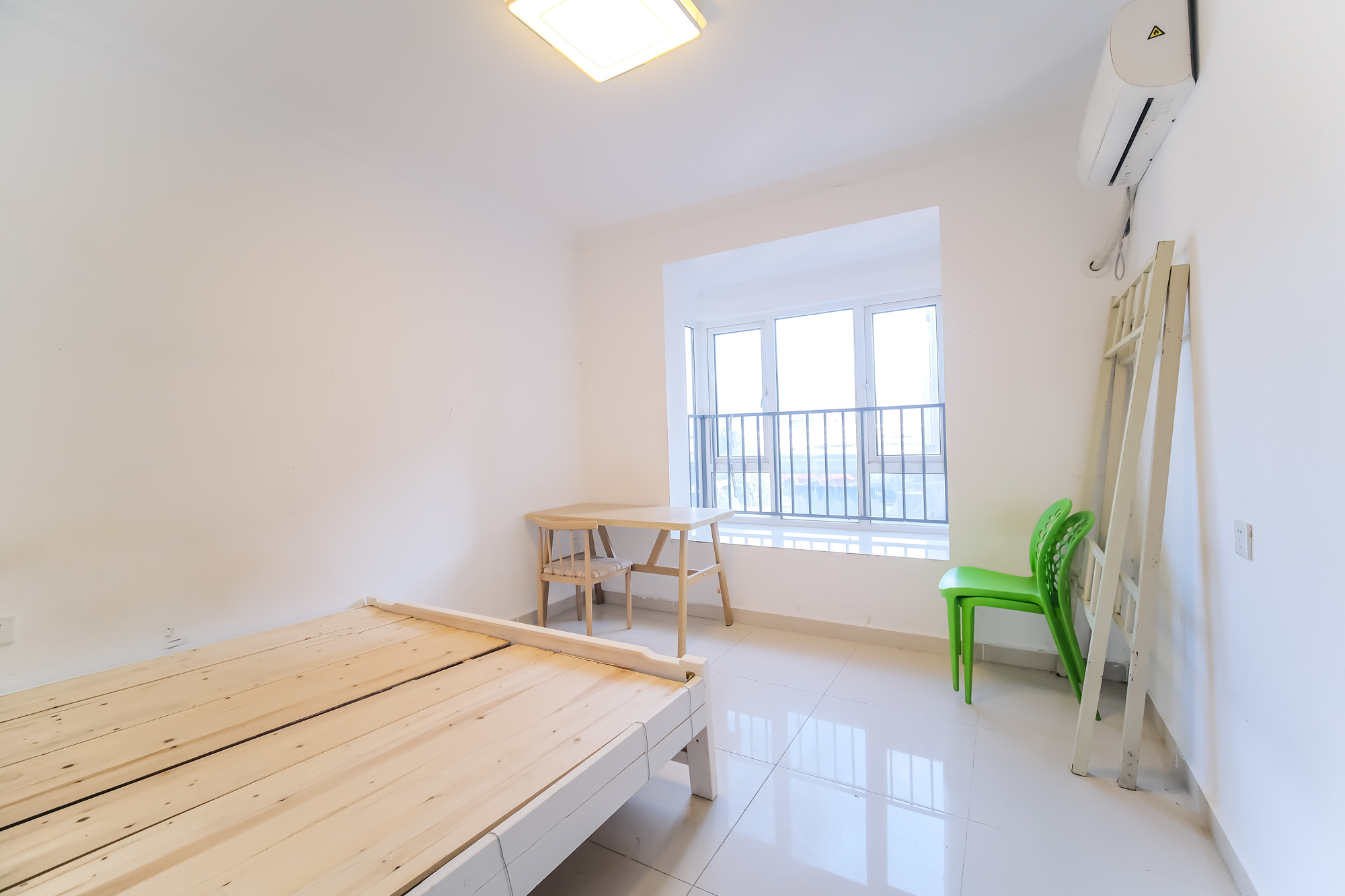 荣盛花语城  3室2厅1卫    68.0万 荣盛花语城  3室2厅1卫    68.0万卧室