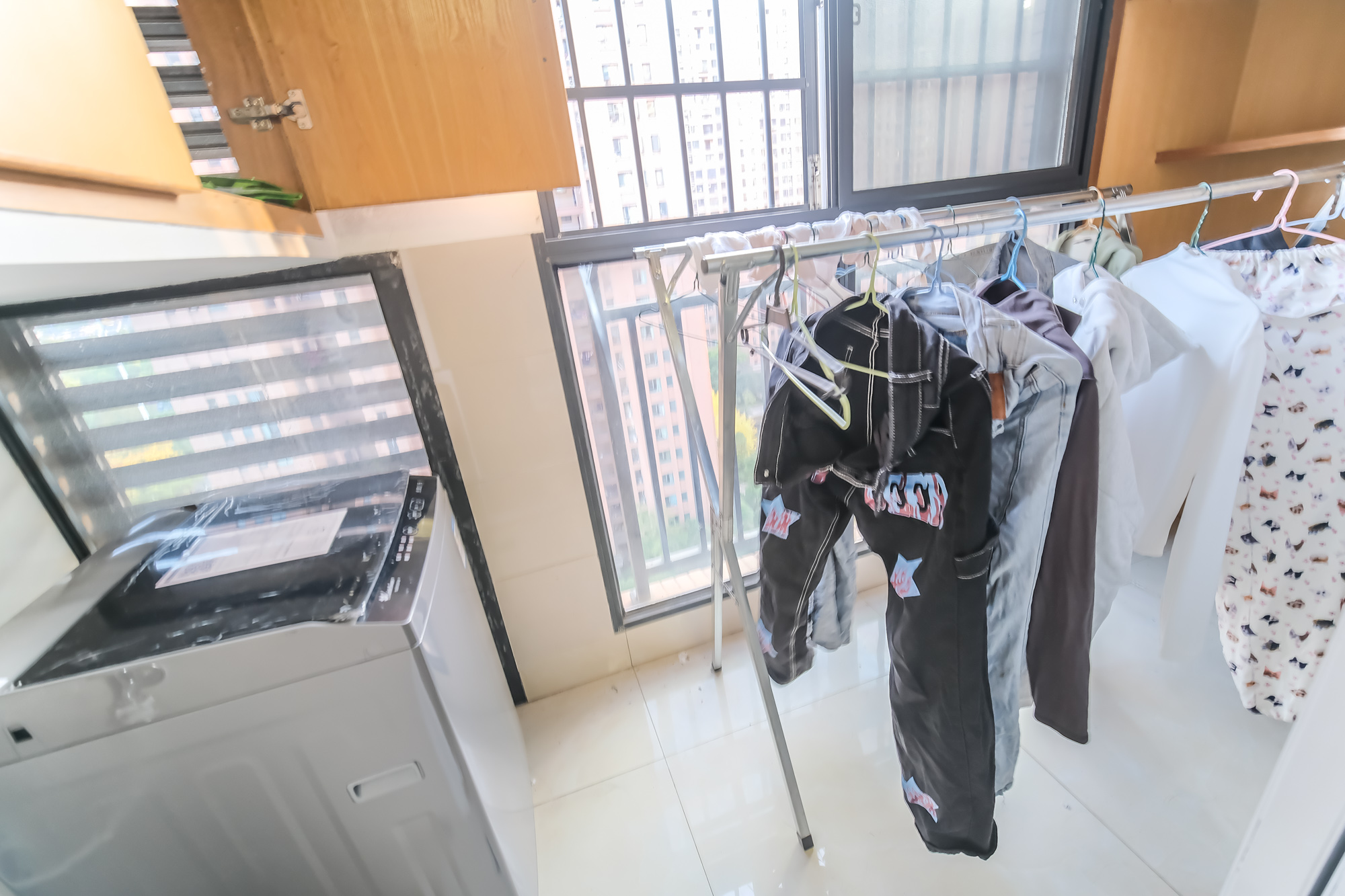 三一街区  3室2厅2卫   75.00万阳台