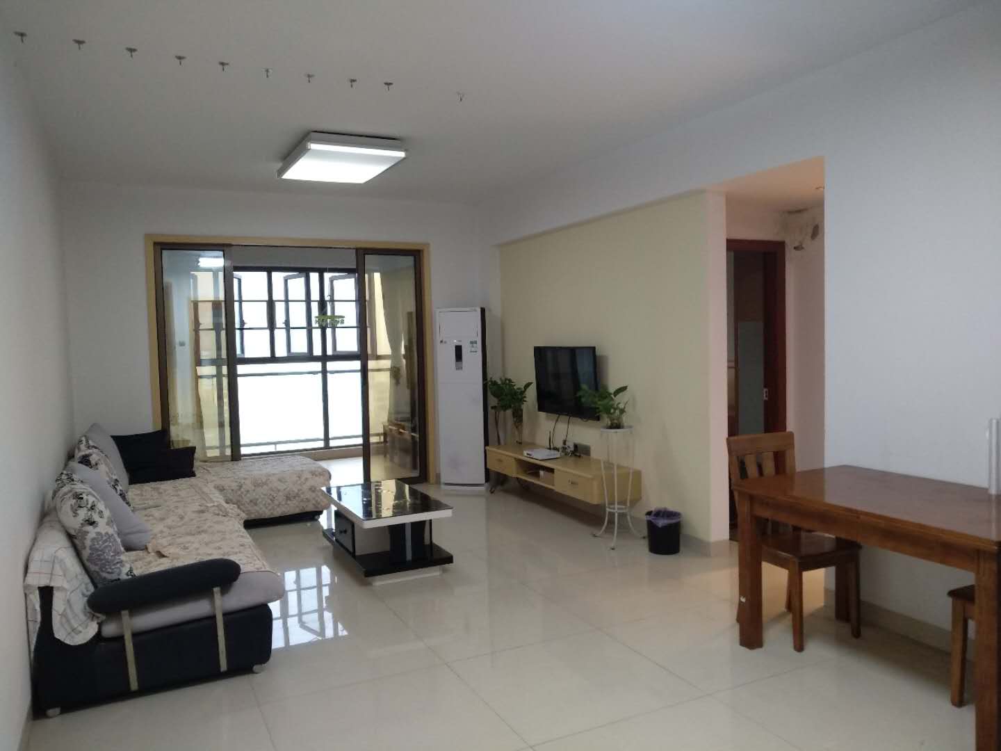 君悦紫园 2室2厅1卫 3000.0元/月 君悦紫园 2室2厅1卫 3000.0元/月室内图