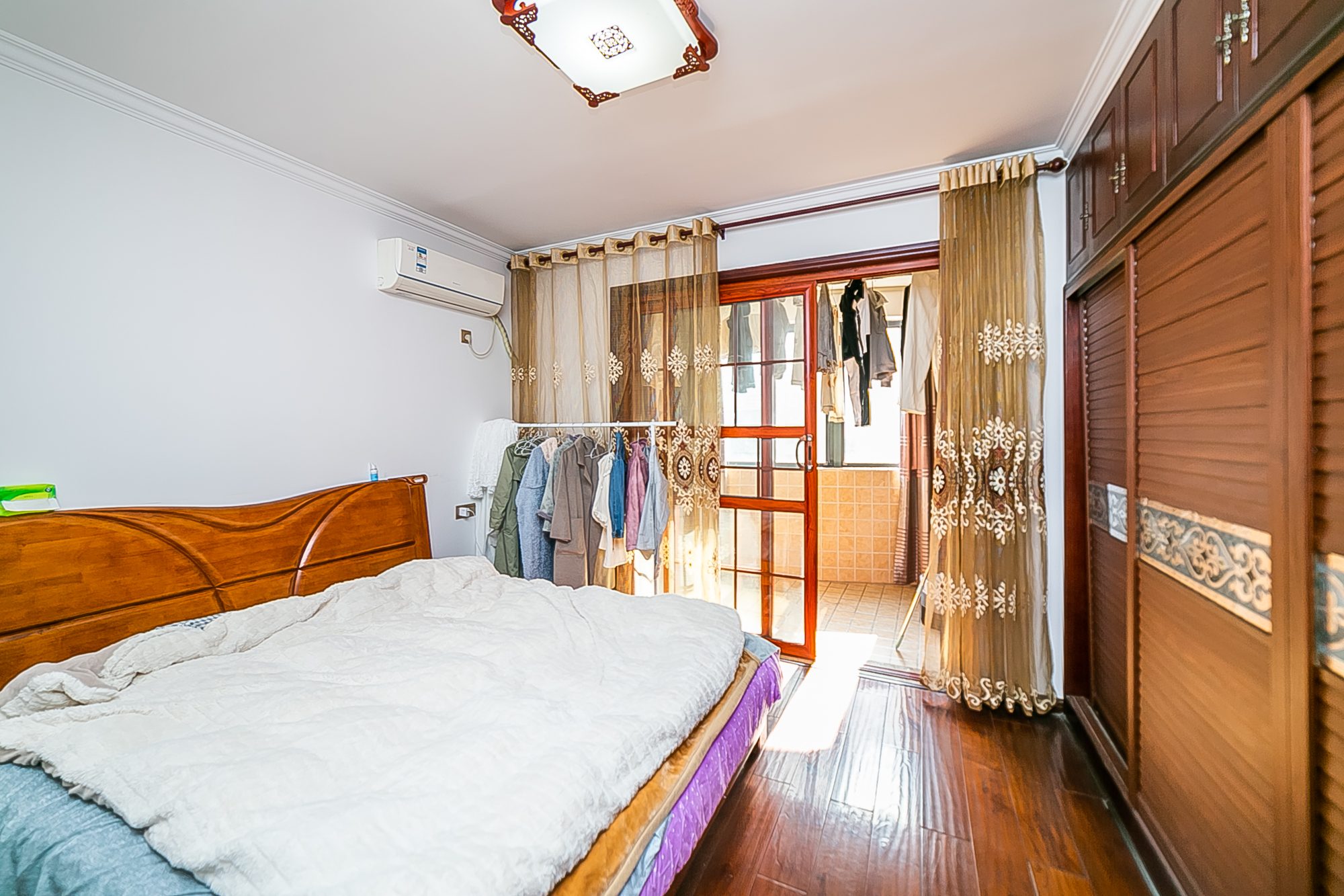 欧园  3室2厅1卫    115.0万 欧园  3室2厅1卫    115.0万卧室