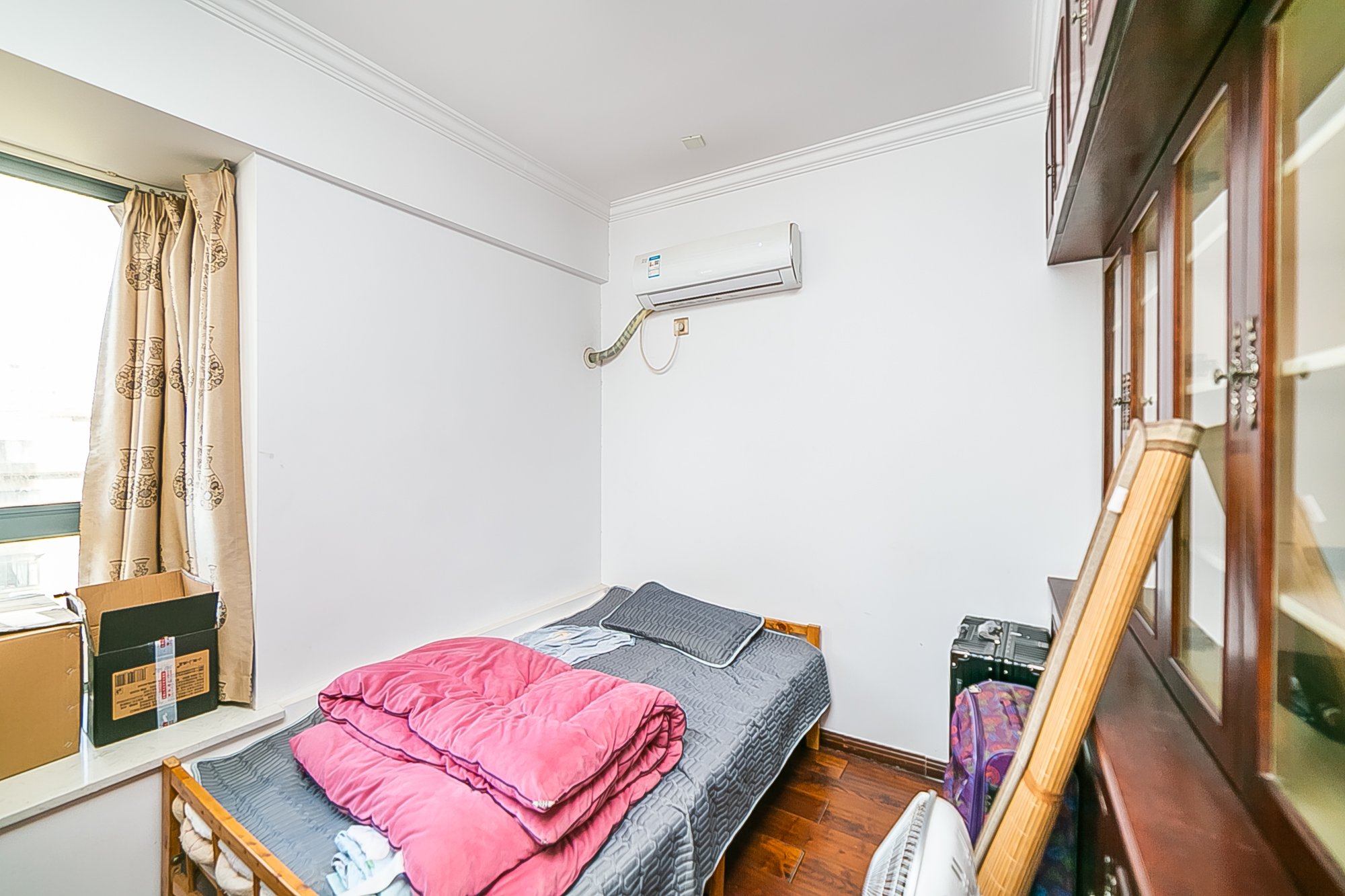 欧园  3室2厅1卫    115.0万 欧园  3室2厅1卫    115.0万卧室