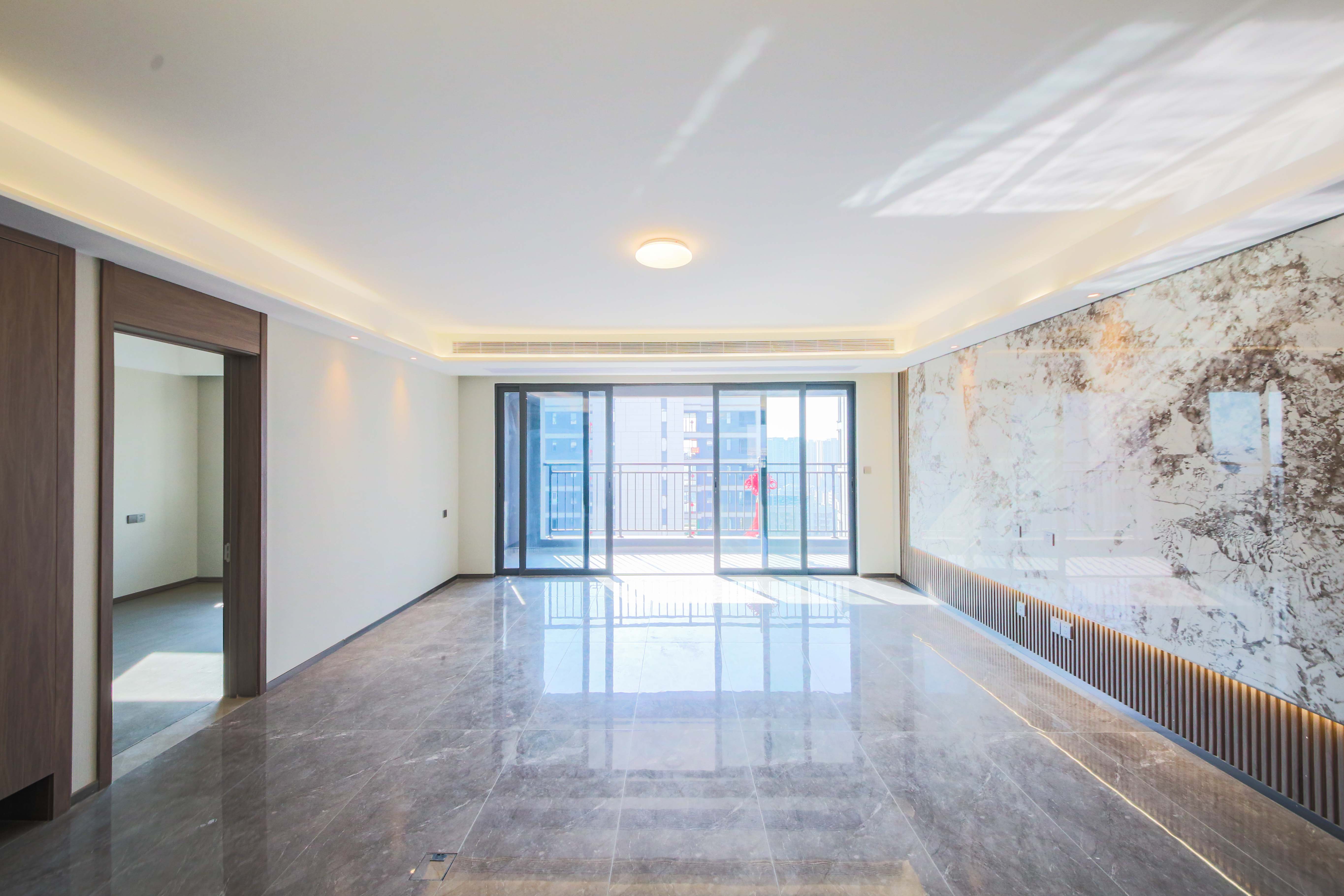 龙湖春江天曜二期 4室2厅3卫 298.0万 龙湖春江天曜二期 4室2厅3卫 298.0万客厅