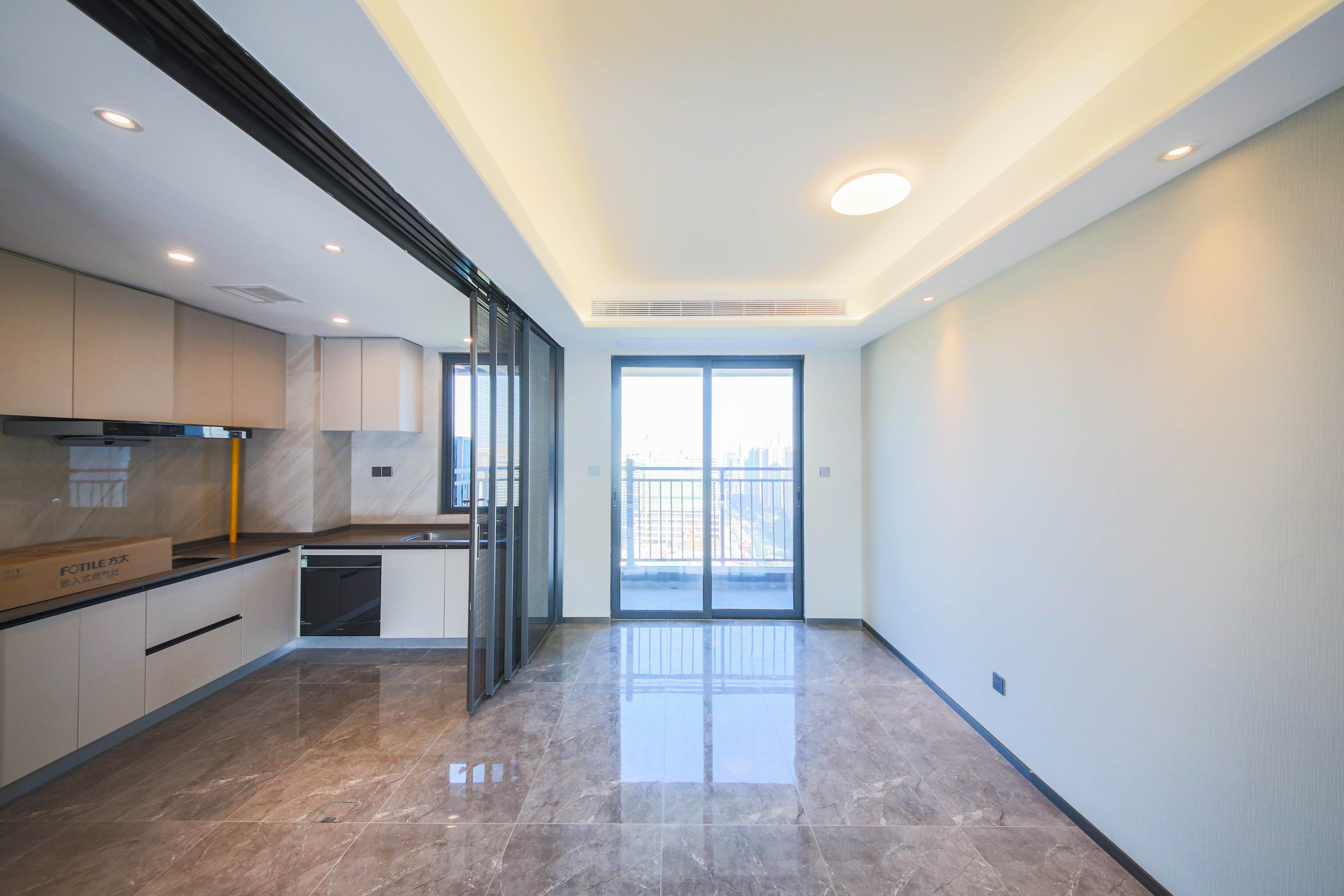 龙湖春江天曜二期 4室2厅3卫 298.0万 龙湖春江天曜二期 4室2厅3卫 298.0万客厅