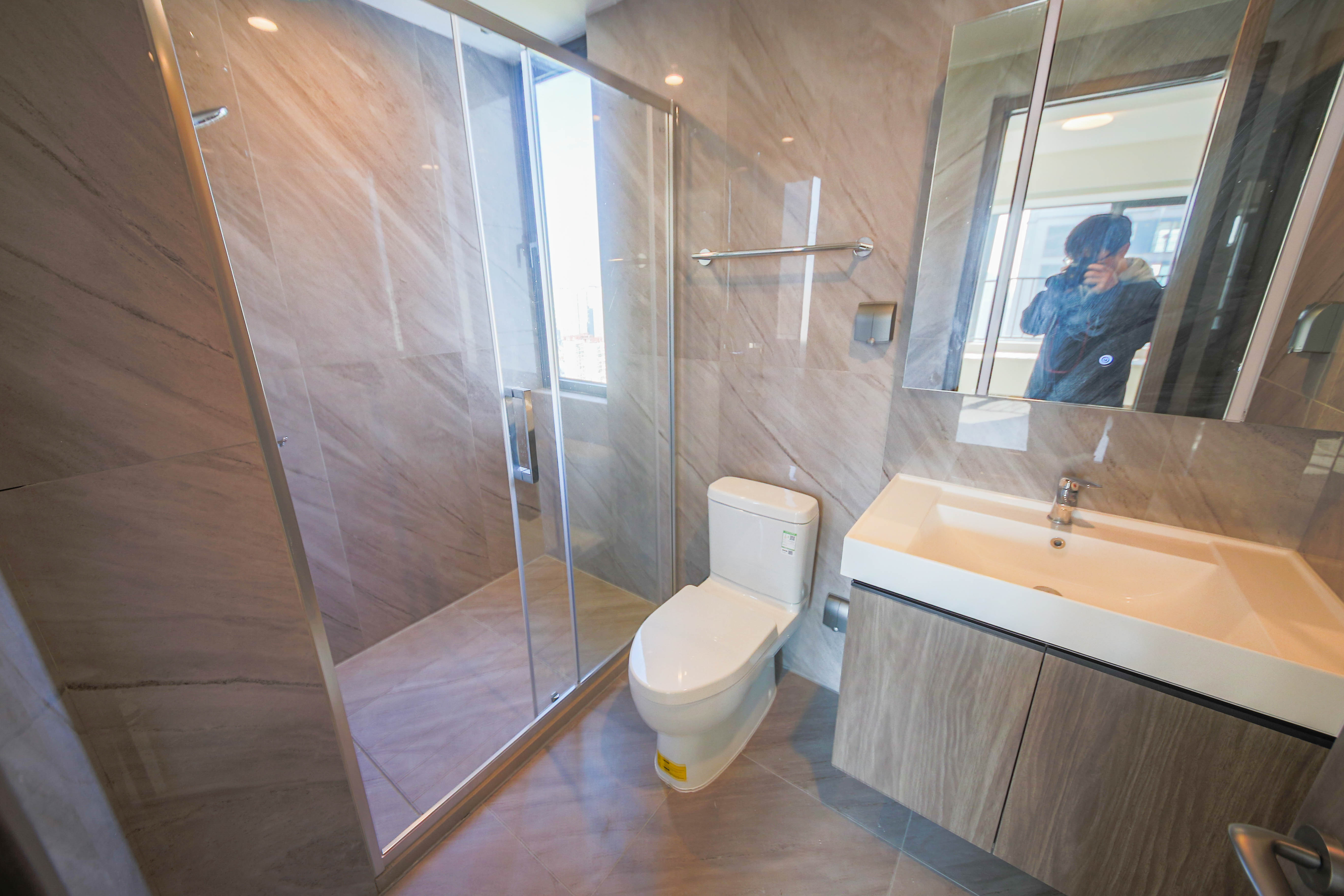 龙湖春江天曜二期 4室2厅3卫 298.0万 龙湖春江天曜二期 4室2厅3卫 298.0万卫生间