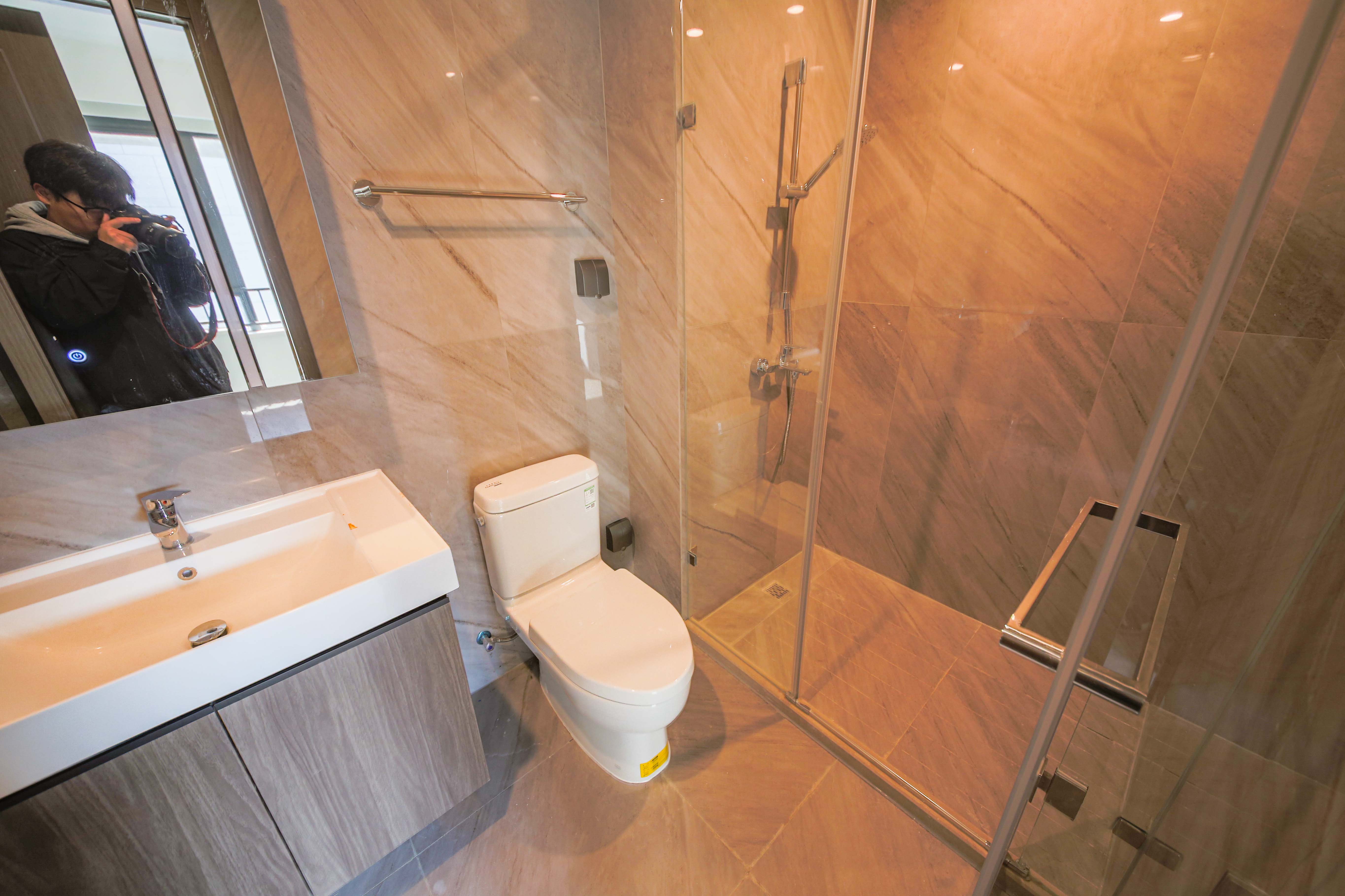 龙湖春江天曜二期 4室2厅3卫 298.0万 龙湖春江天曜二期 4室2厅3卫 298.0万卫生间