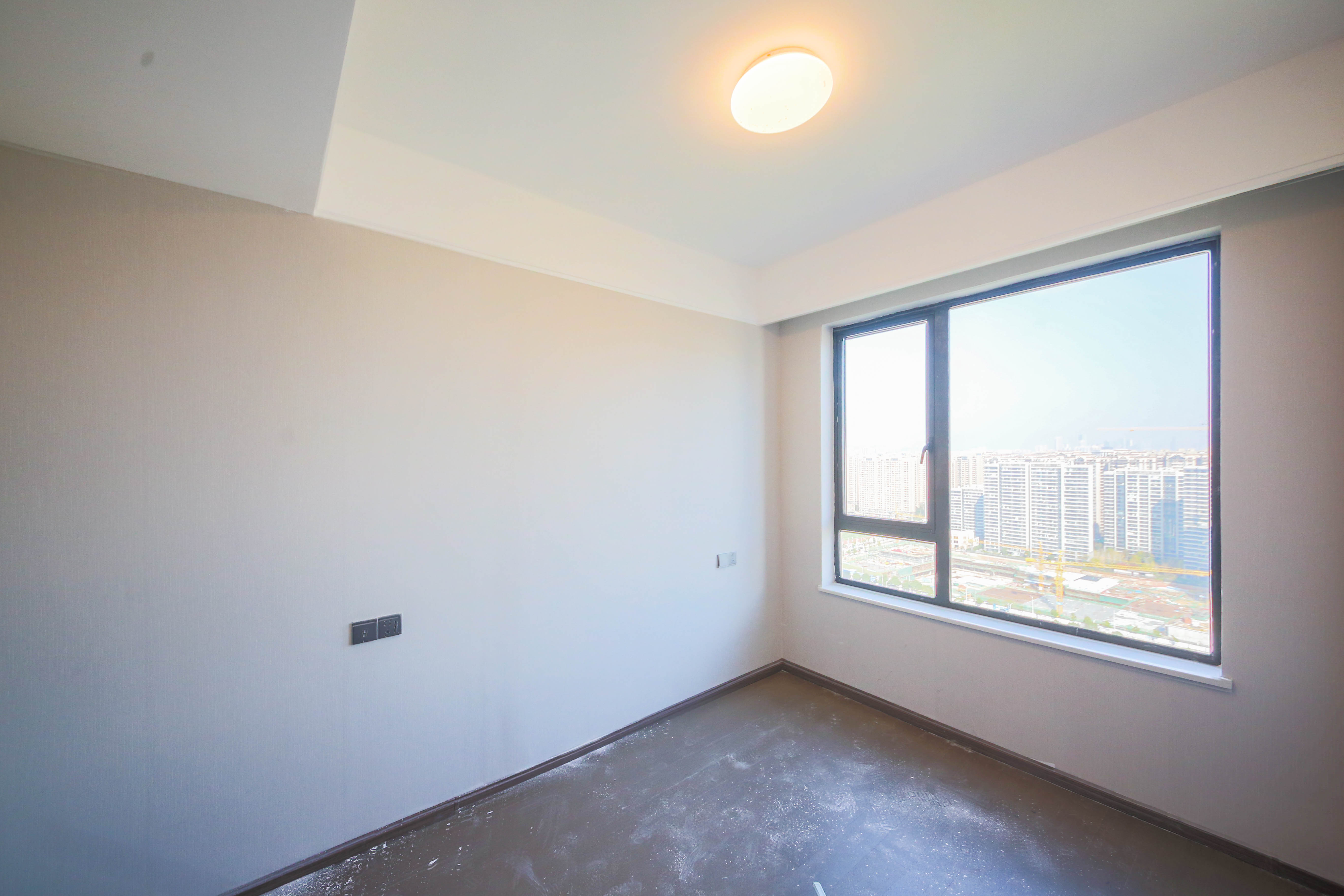 龙湖春江天曜二期 4室2厅3卫 298.0万 龙湖春江天曜二期 4室2厅3卫 298.0万卧室