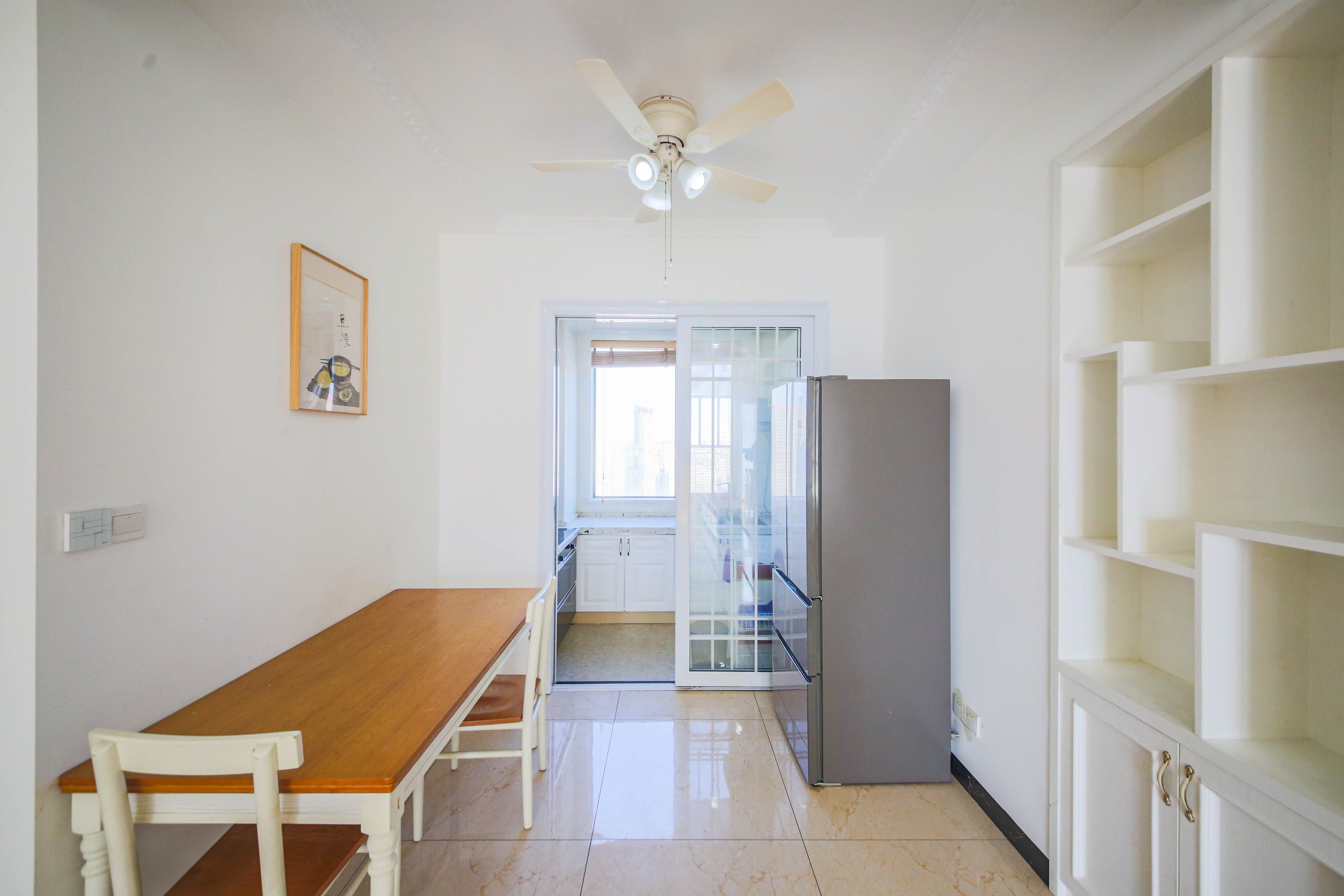 中建信和城 3室2厅2卫 136.0万 中建信和城 3室2厅2卫 136.0万客厅