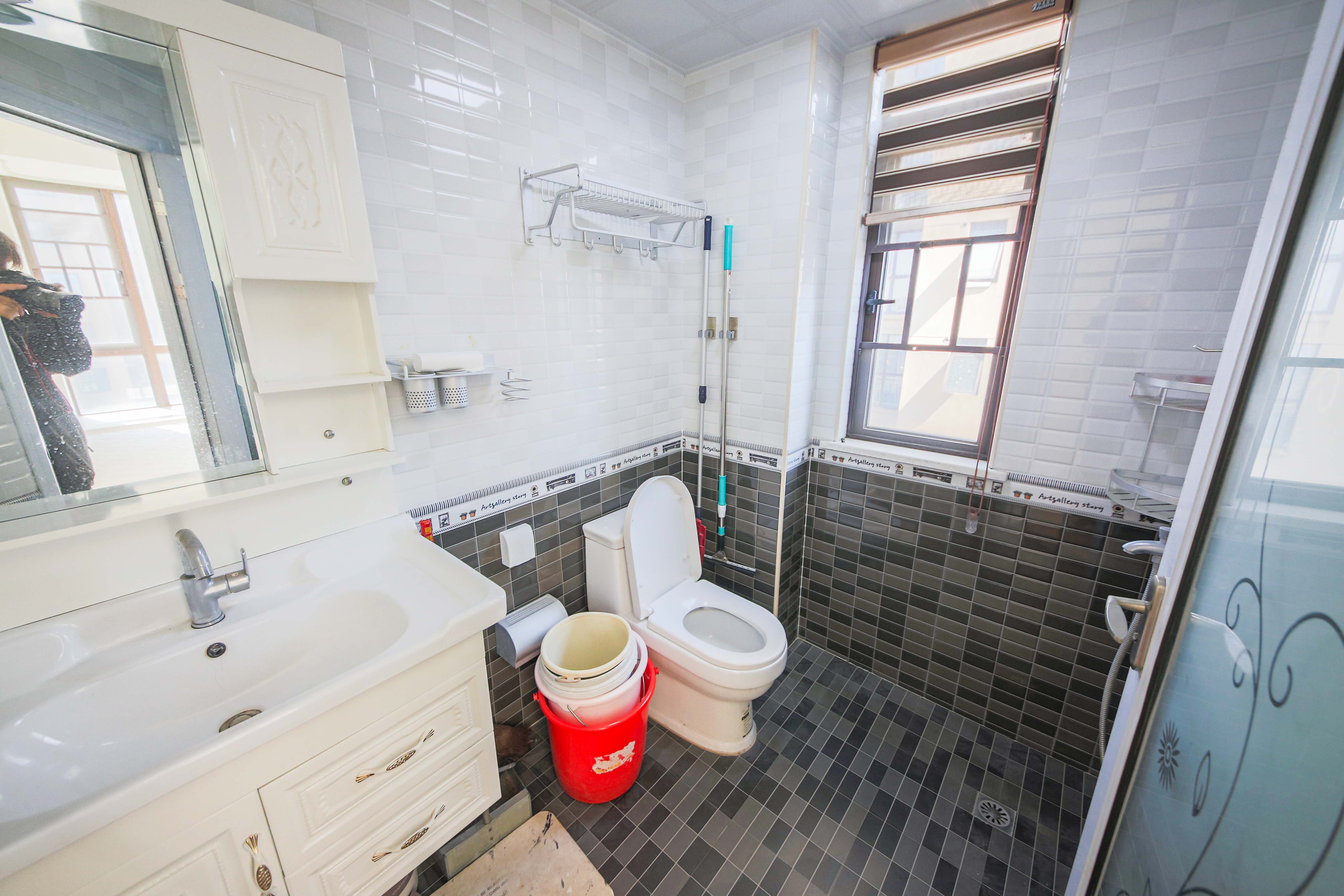 中建信和城 3室2厅2卫 136.0万 中建信和城 3室2厅2卫 136.0万卫生间