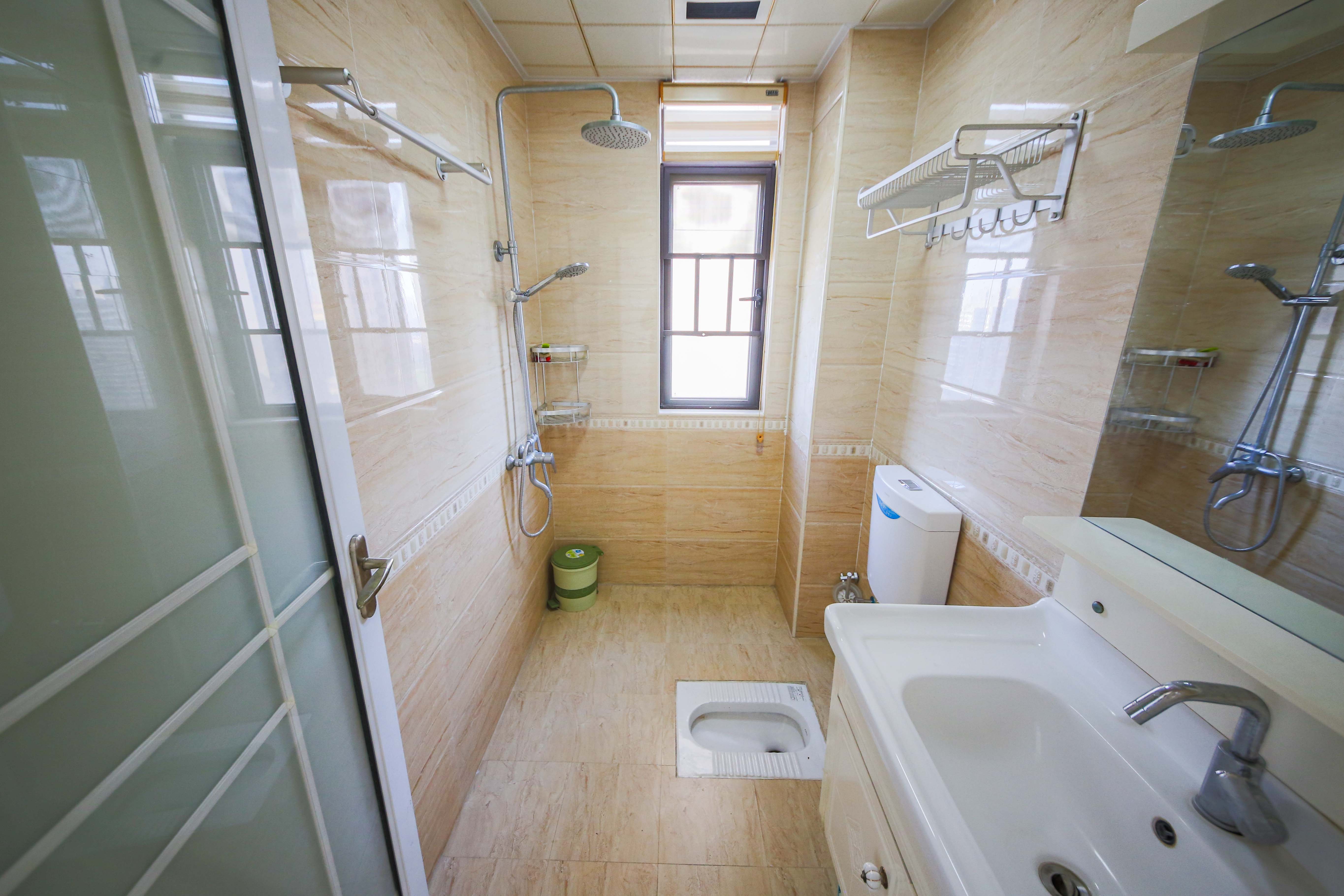 中建信和城 3室2厅2卫 136.0万 中建信和城 3室2厅2卫 136.0万卫生间