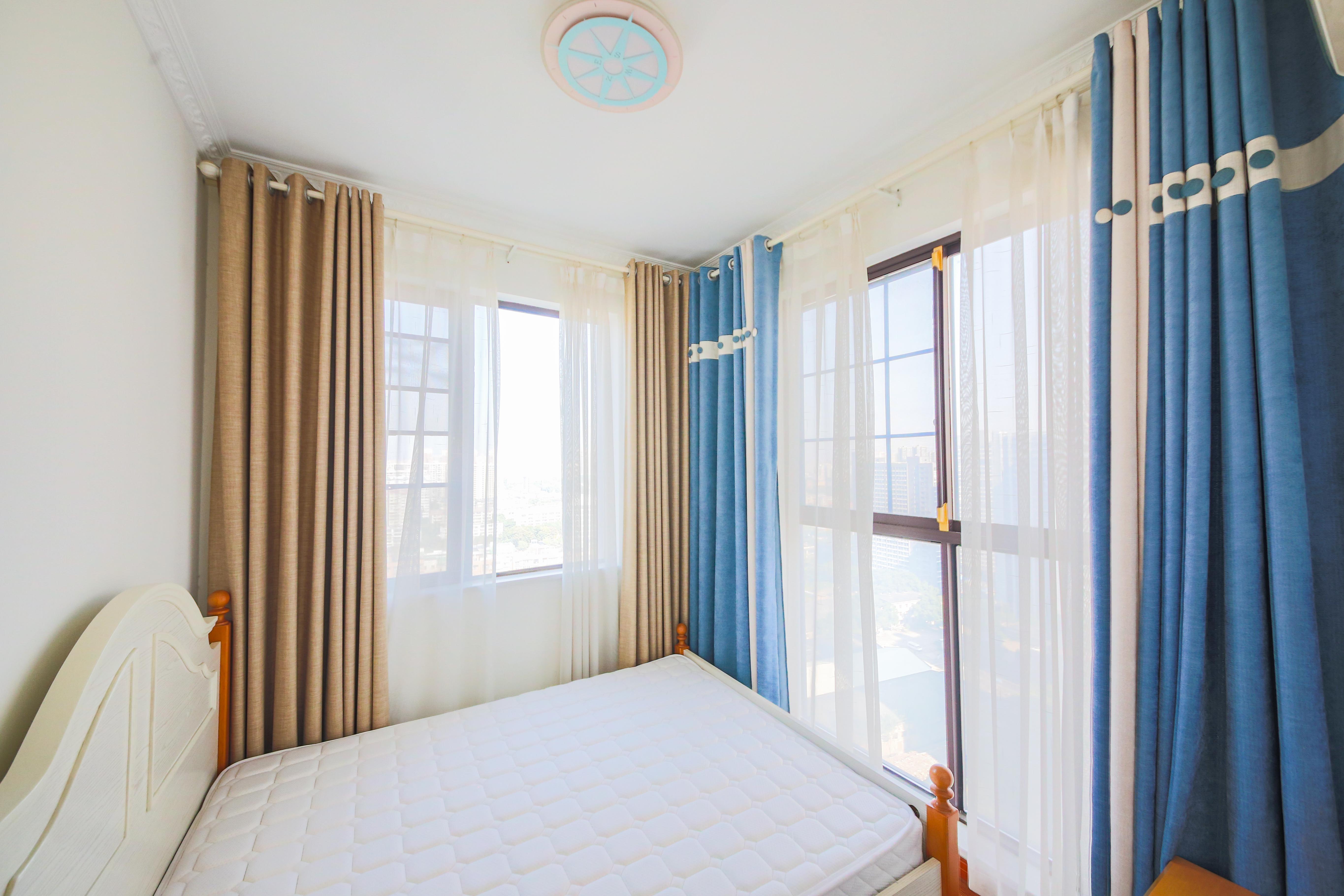 中建信和城 3室2厅2卫 136.0万 中建信和城 3室2厅2卫 136.0万卧室