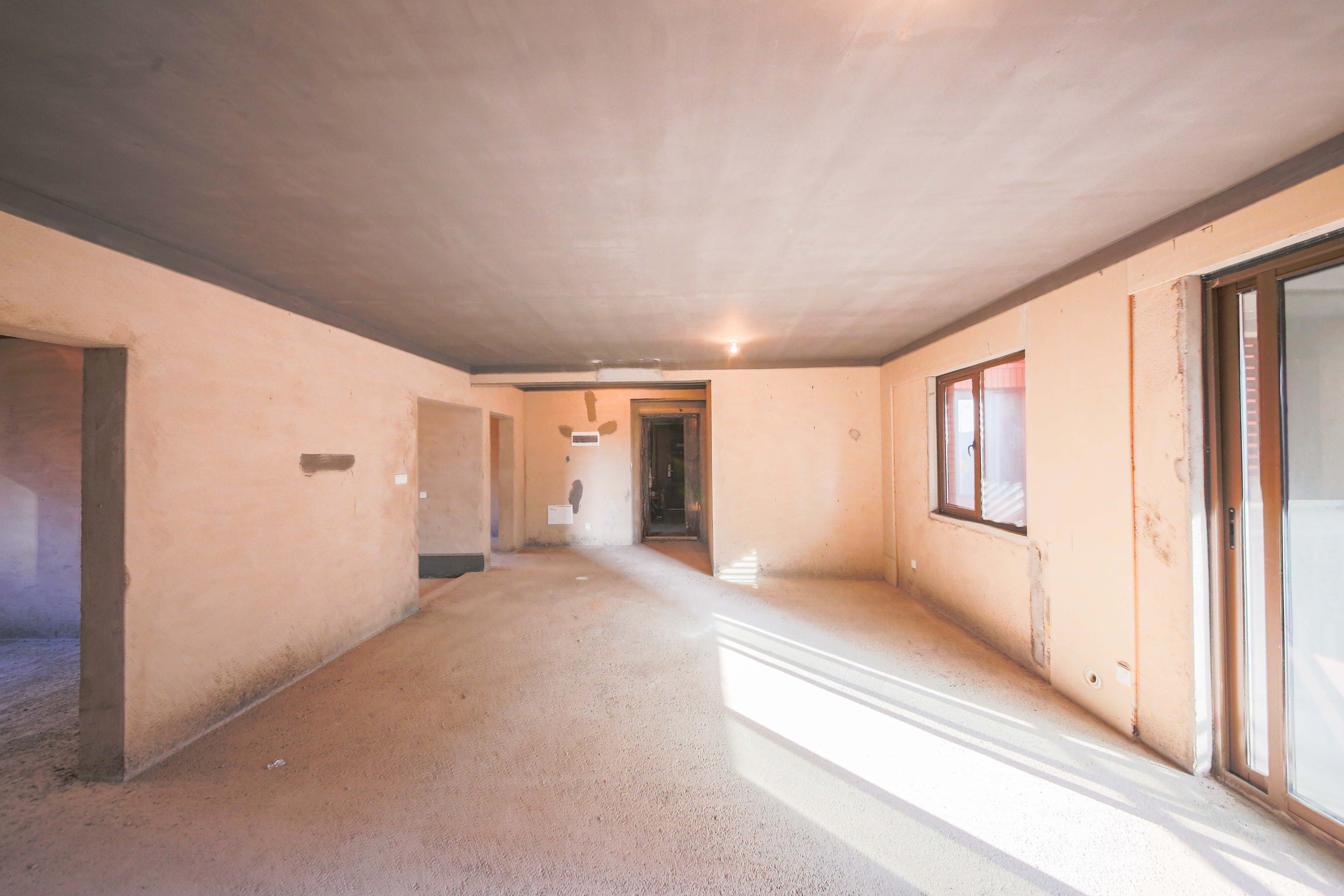 香缇雅苑(鑫远翡丽郡二期) 4室2厅2卫 185.0万 香缇雅苑(鑫远翡丽郡二期) 4室2厅2卫 185.0万客厅