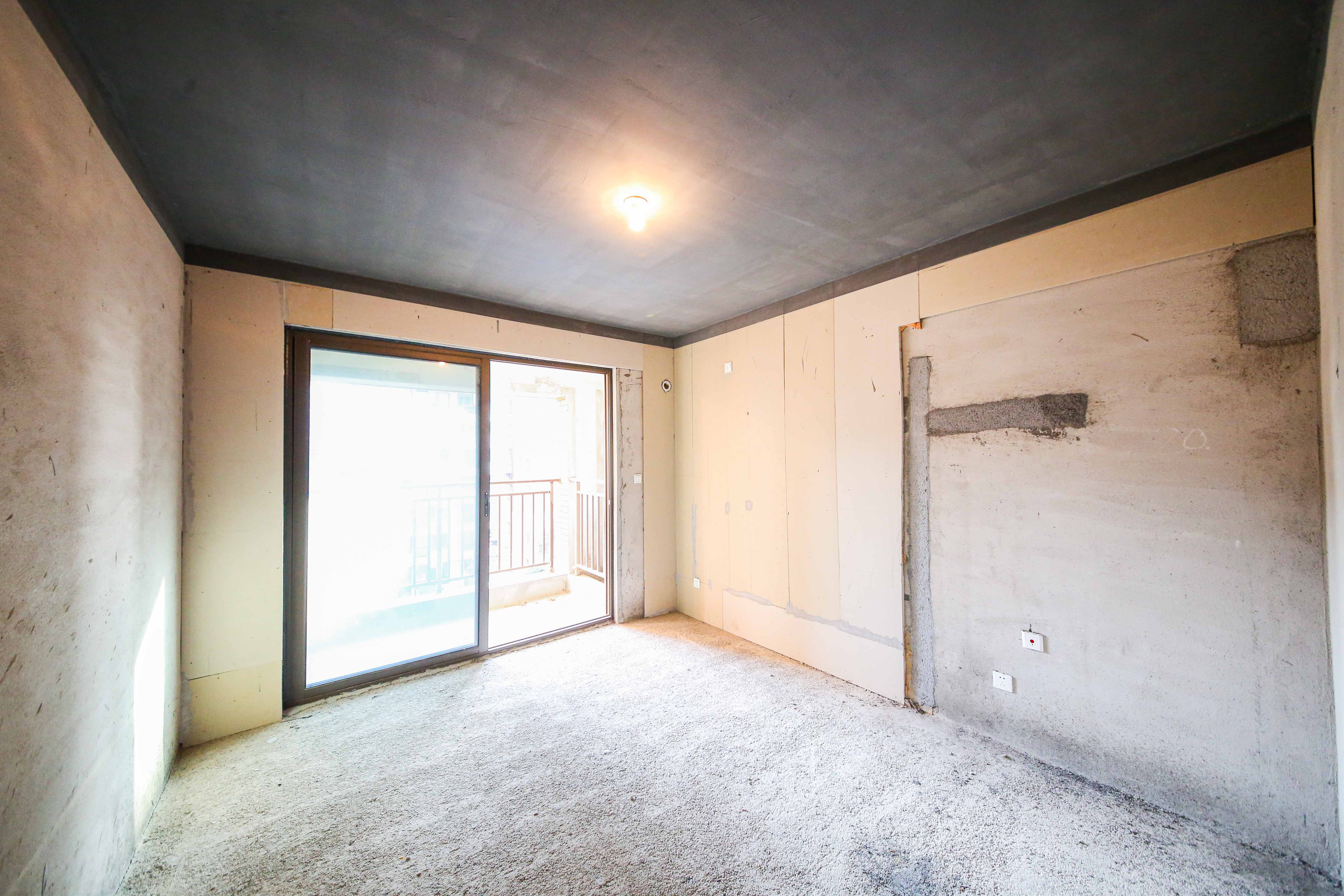 香缇雅苑(鑫远翡丽郡二期) 4室2厅2卫 185.0万 香缇雅苑(鑫远翡丽郡二期) 4室2厅2卫 185.0万卧室