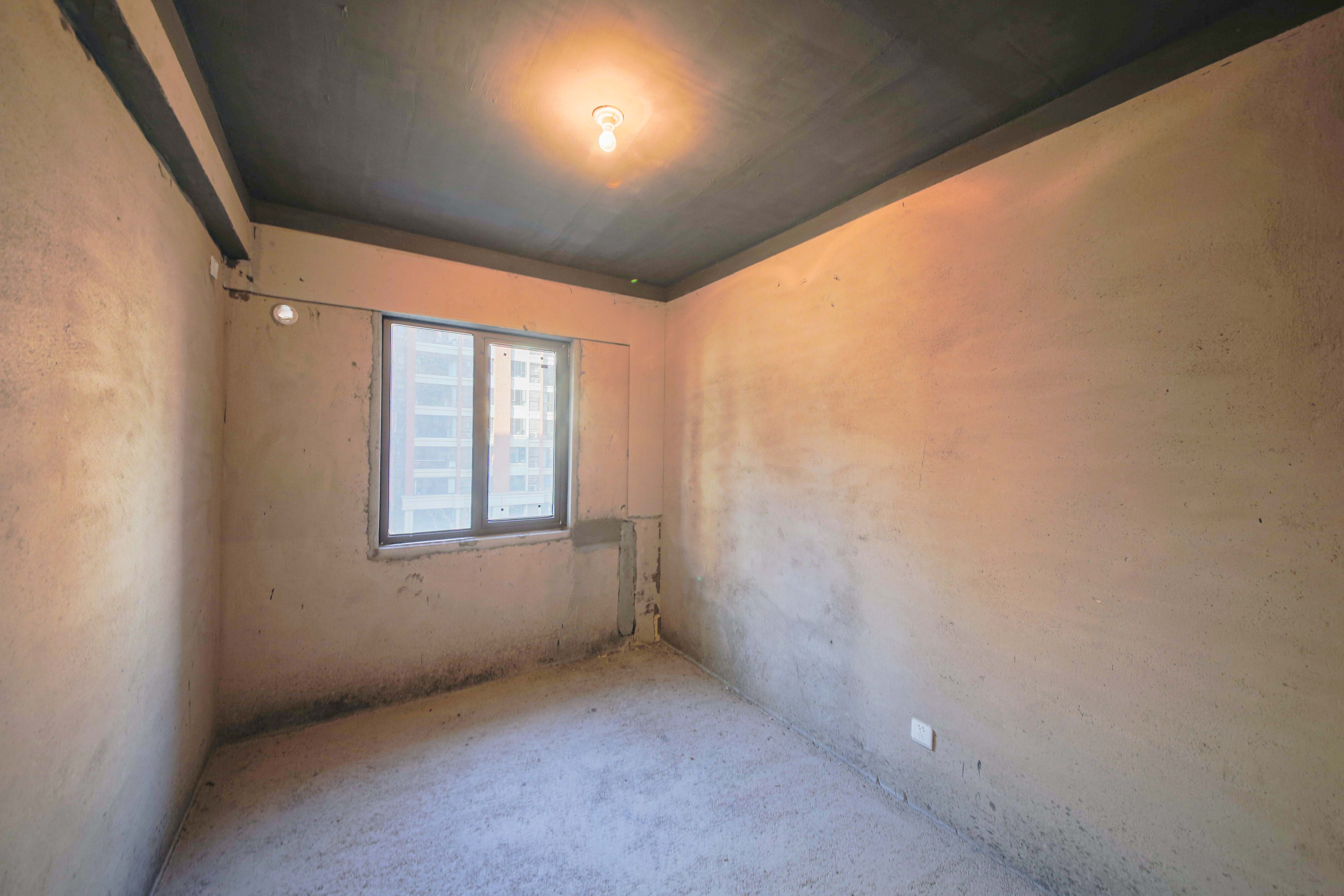 香缇雅苑(鑫远翡丽郡二期) 4室2厅2卫 185.0万 香缇雅苑(鑫远翡丽郡二期) 4室2厅2卫 185.0万卧室