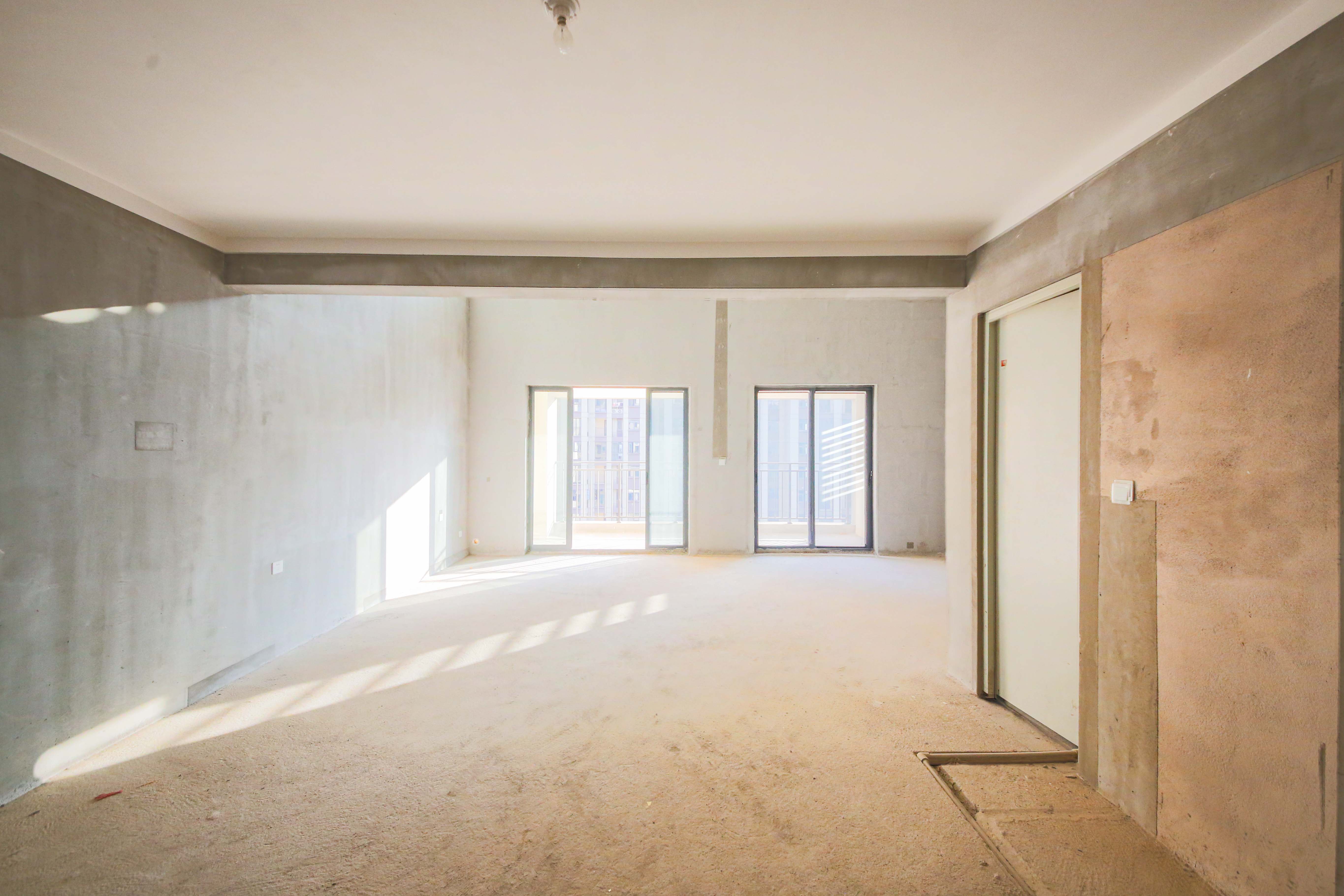 中建钰和城  4室2厅2卫   180.00万