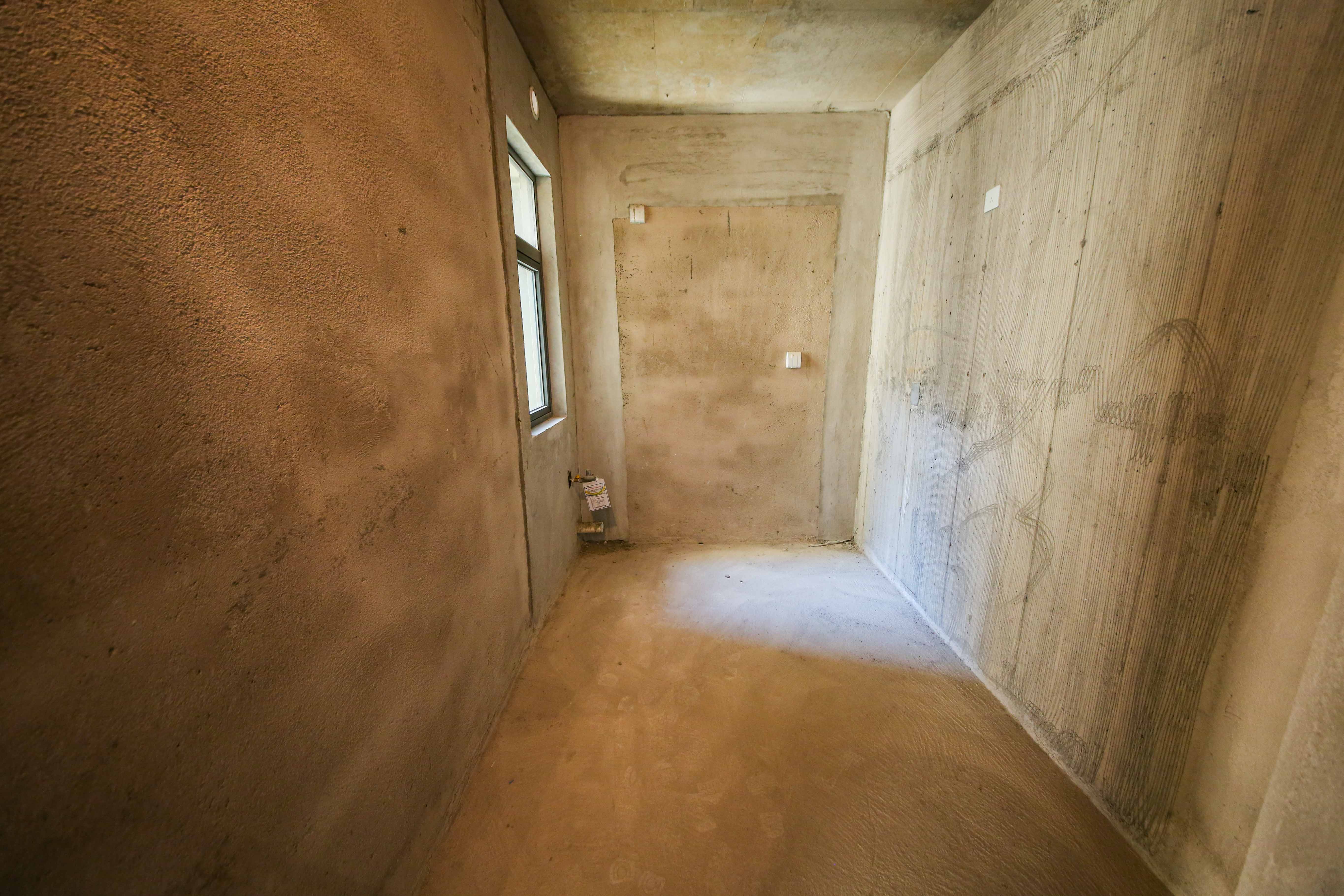 中建钰和城  4室2厅2卫   180.00万厨房
