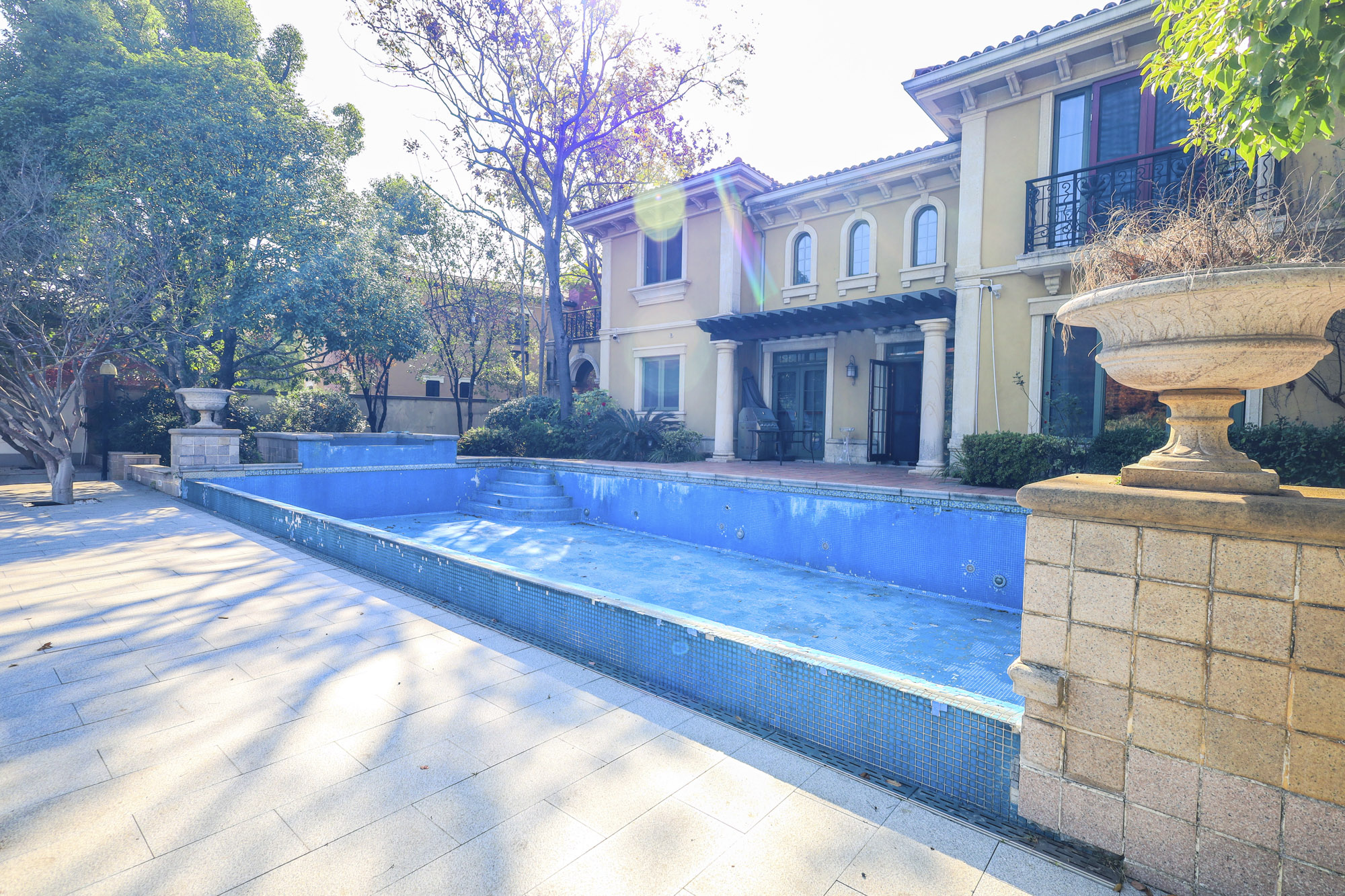 绿城青竹园 8室3厅7卫 1699.0万 绿城青竹园 8室3厅7卫 1699.0万其他