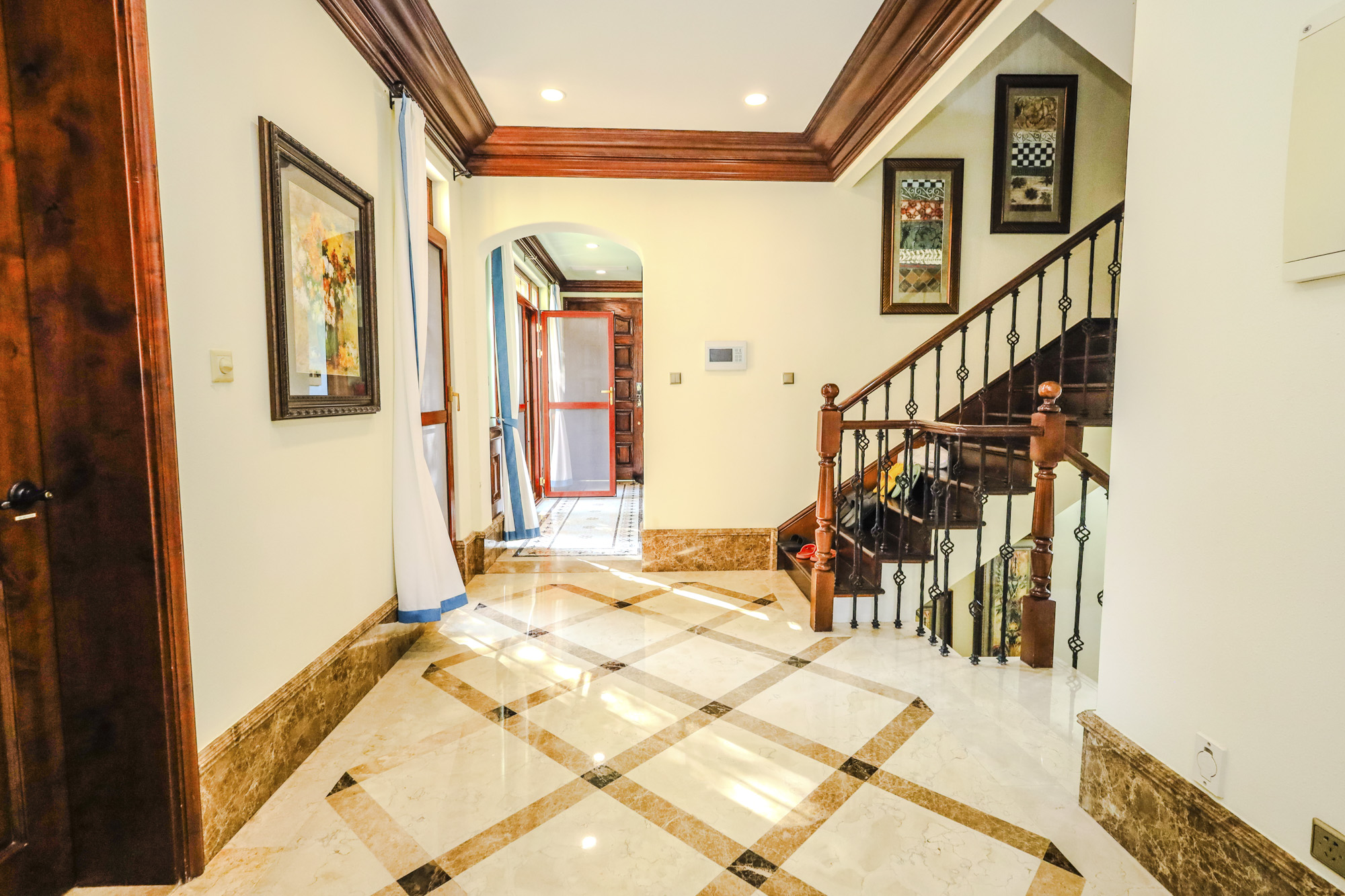 绿城青竹园 8室3厅7卫 1699.0万 绿城青竹园 8室3厅7卫 1699.0万其他