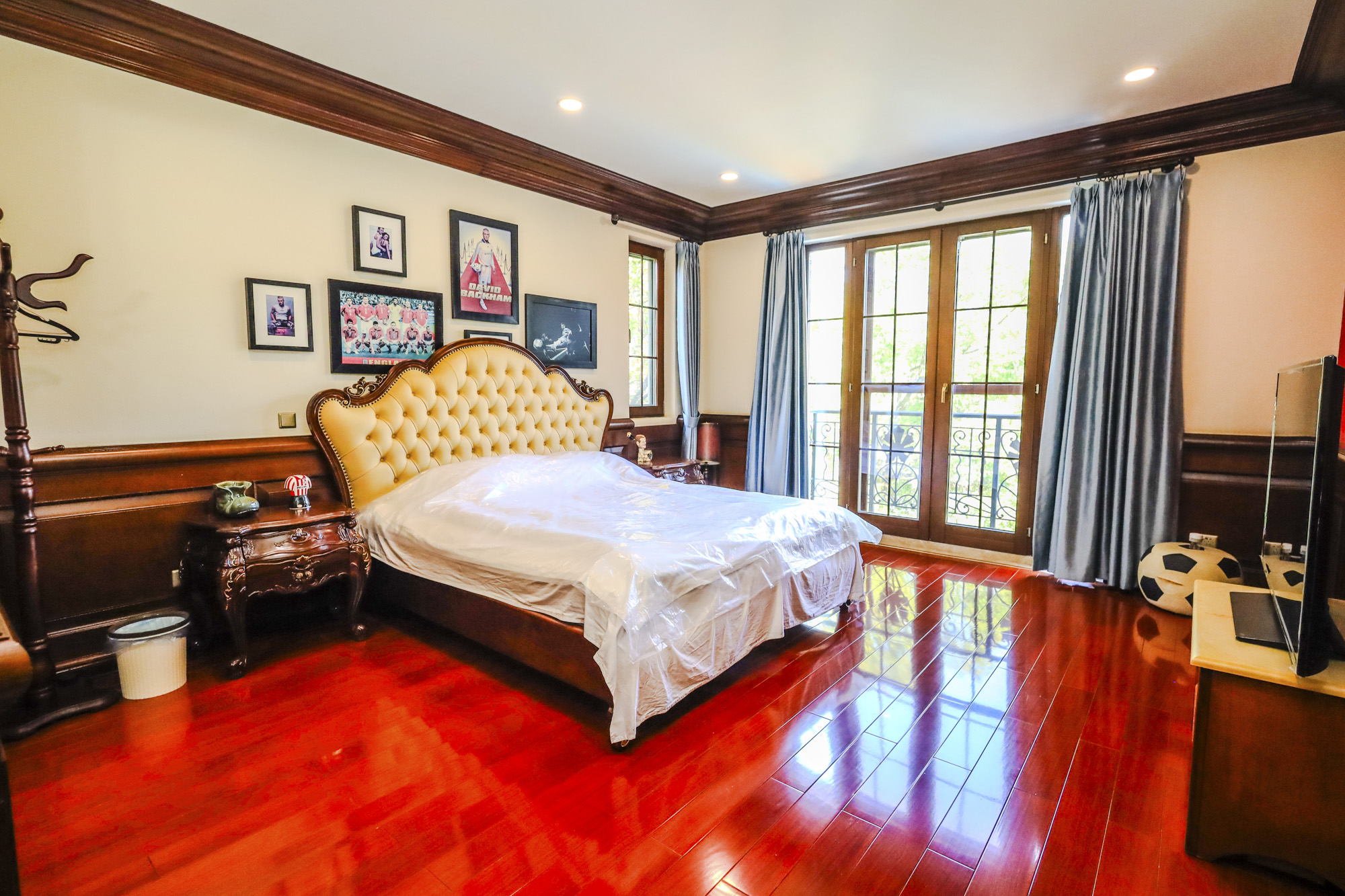 绿城青竹园 8室3厅7卫 1699.0万 绿城青竹园 8室3厅7卫 1699.0万卧室