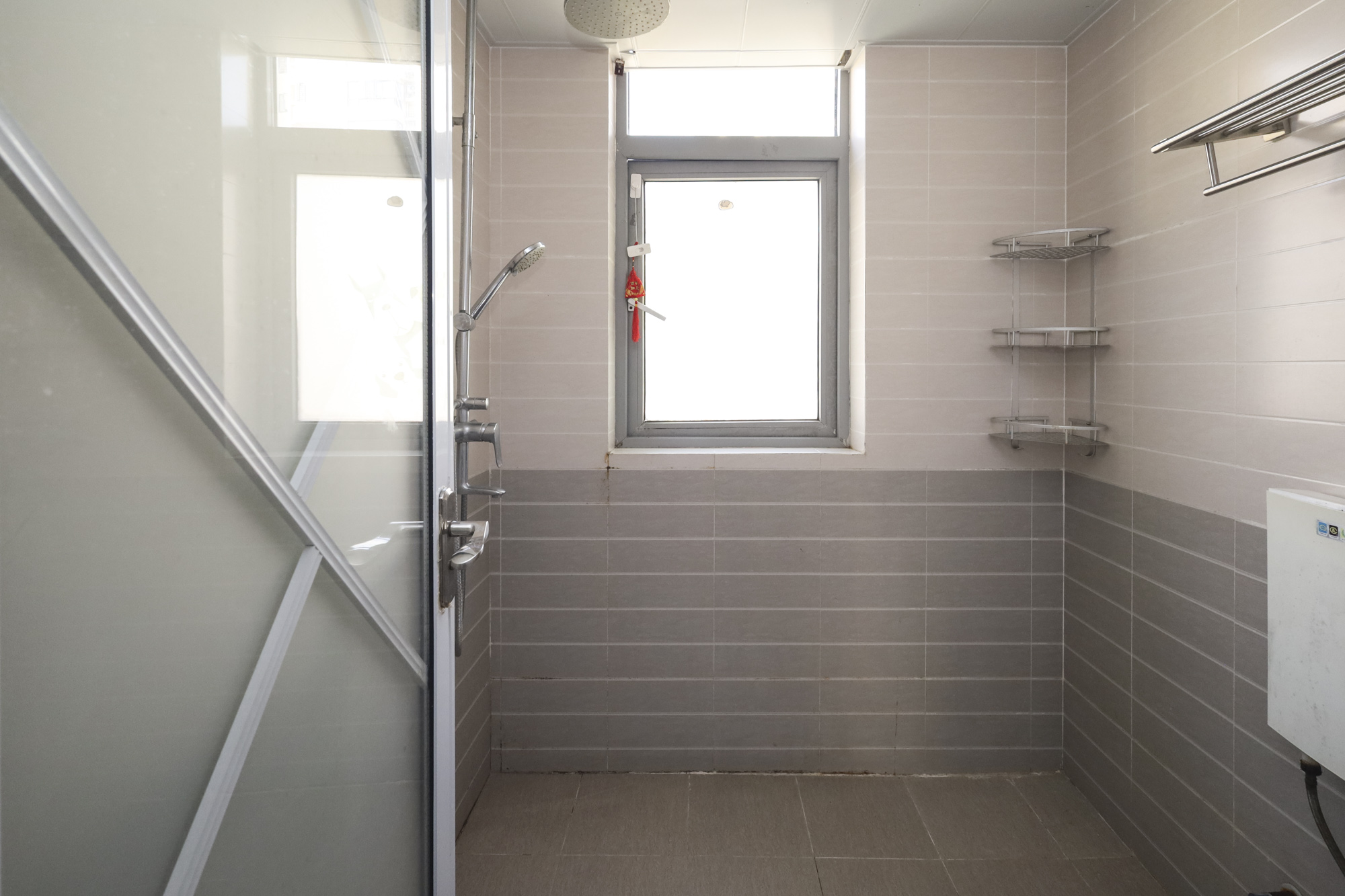 钱隆世家 3室2厅1卫 65.0万 钱隆世家 3室2厅1卫 65.0万卫生间