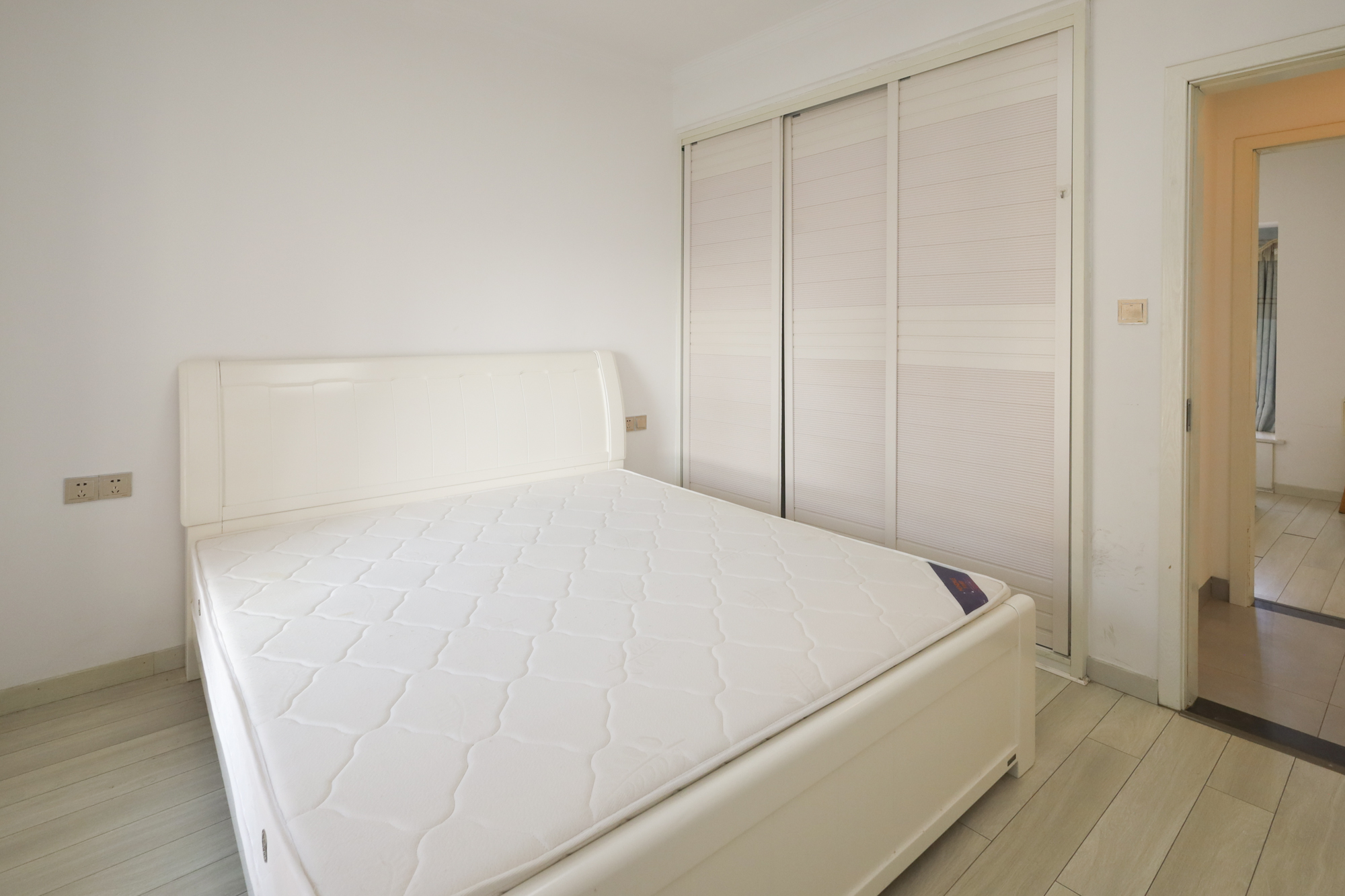 钱隆世家 3室2厅1卫 65.0万 钱隆世家 3室2厅1卫 65.0万卧室