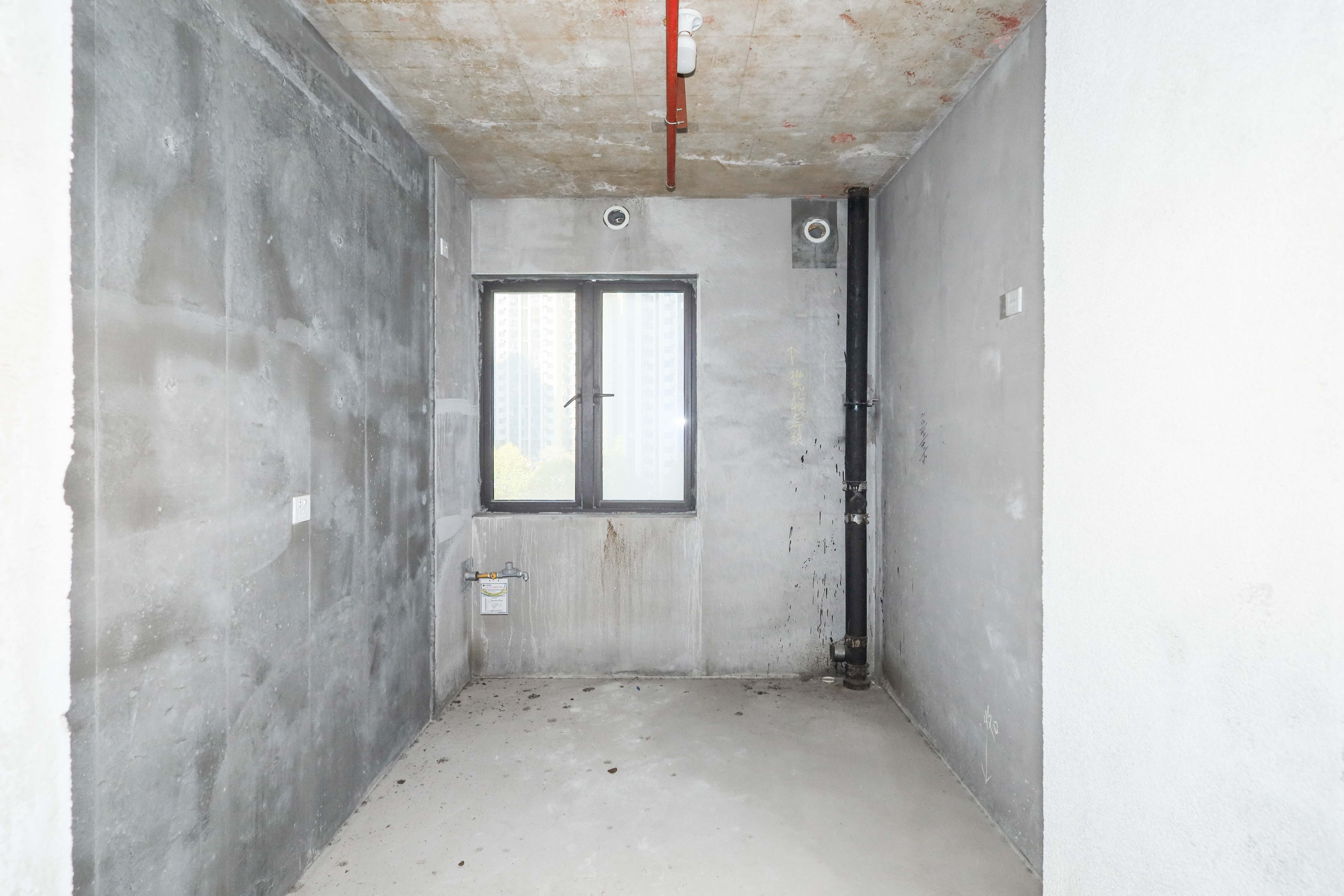 建发央著  4室2厅2卫   238.00万厨房
