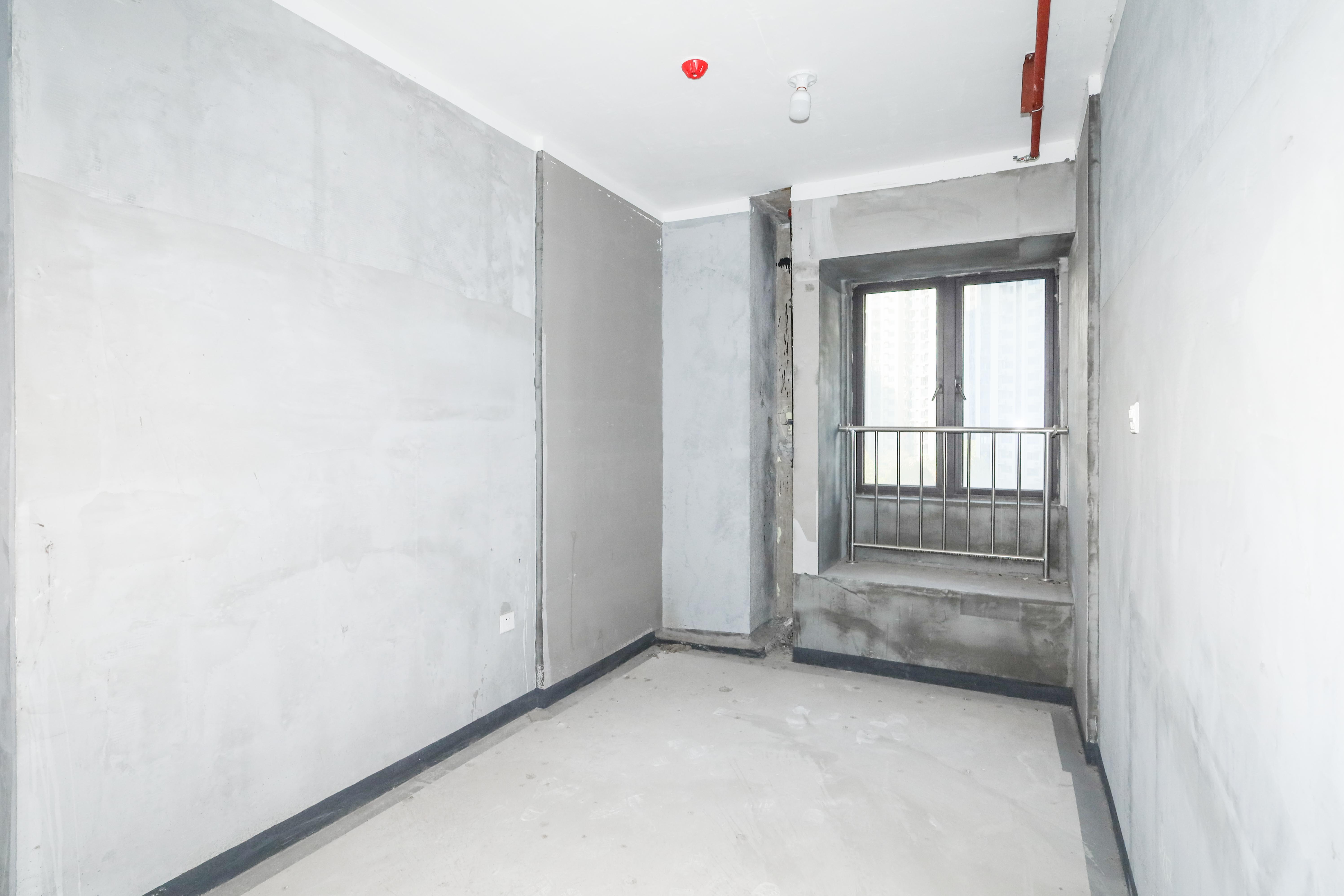 建发央著  4室2厅2卫   238.00万卧室