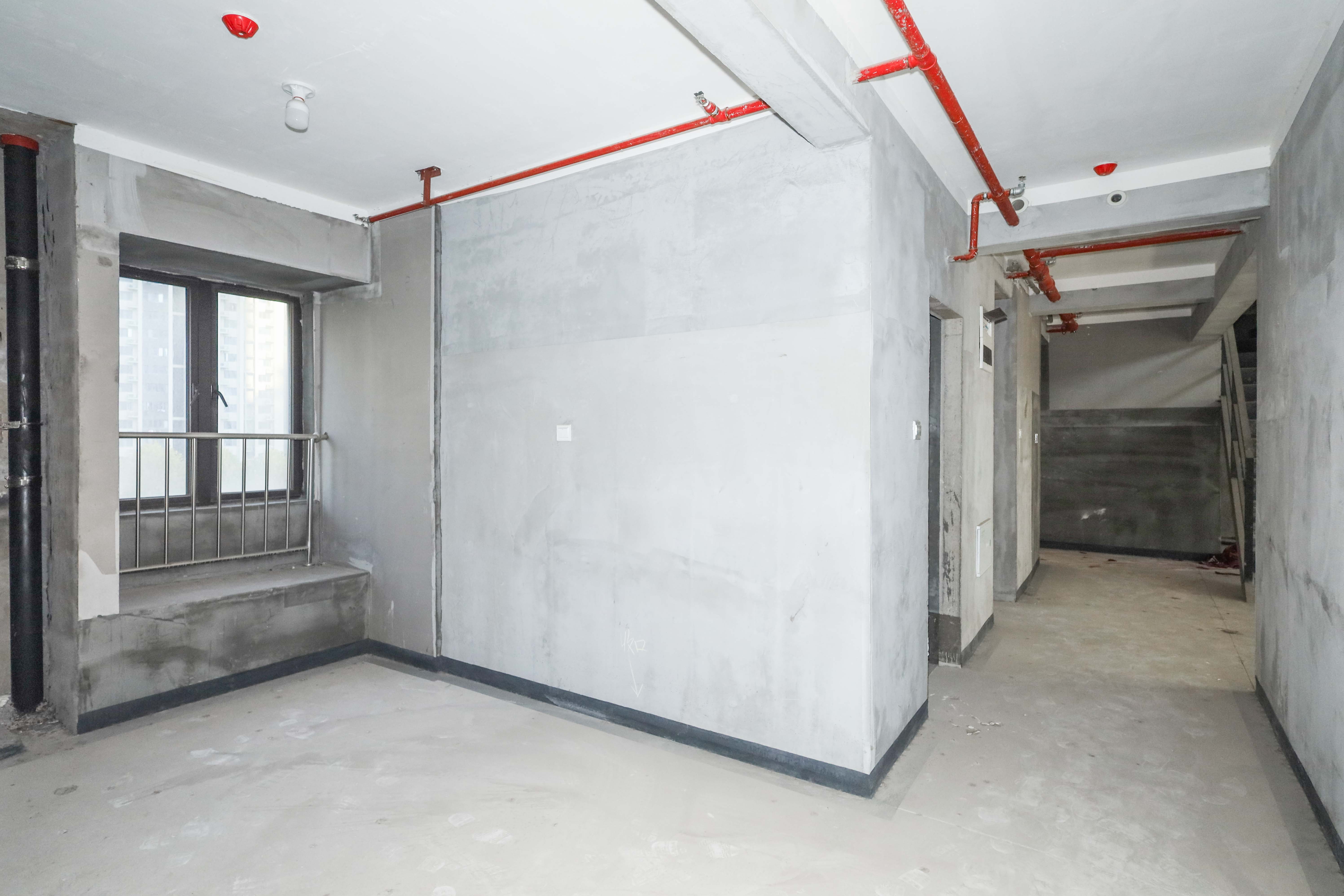 建发央著  4室2厅2卫   238.00万卧室