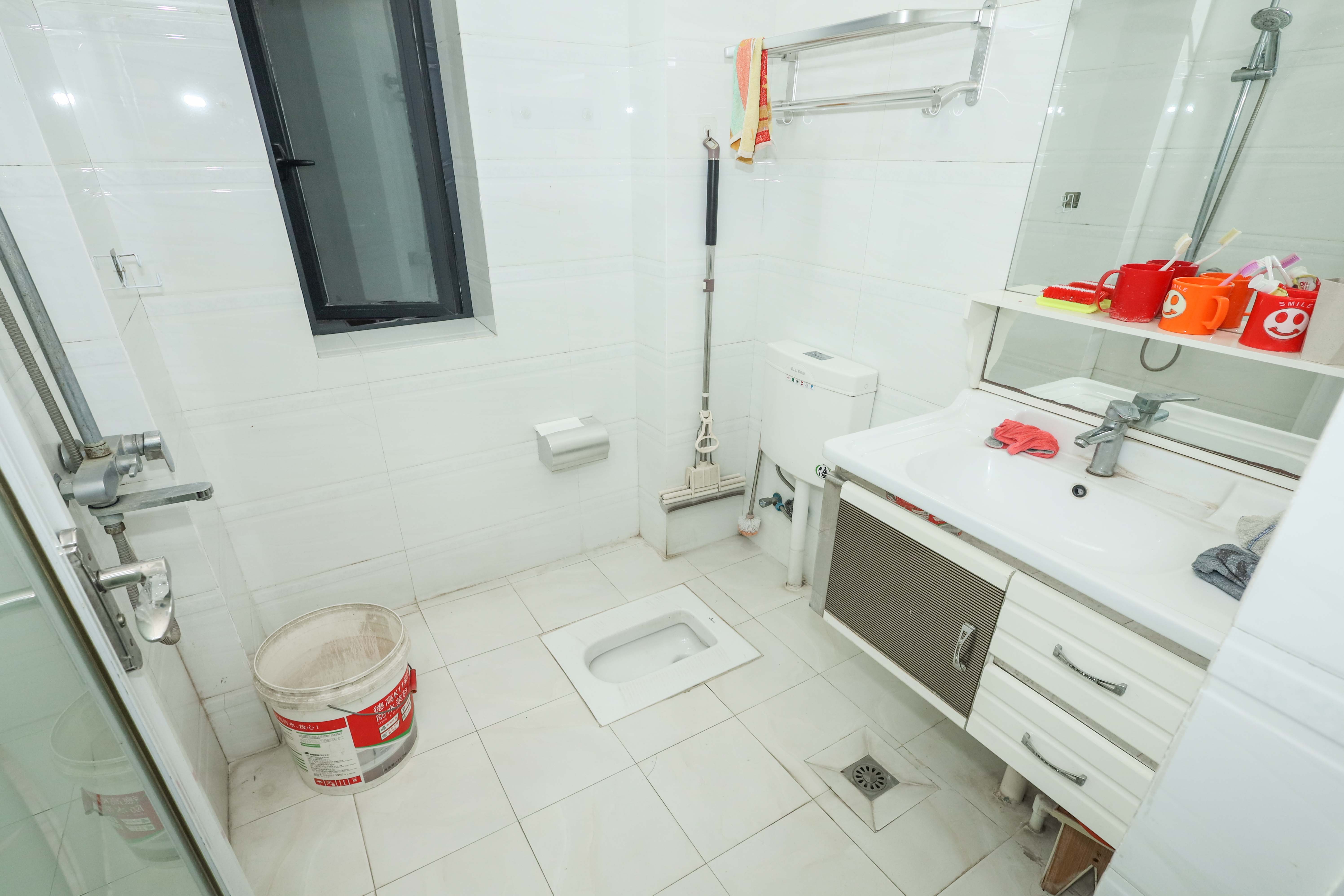 天元涉外景园B区  3室2厅2卫    79.0万 天元涉外景园B区  3室2厅2卫    79.0万卫生间