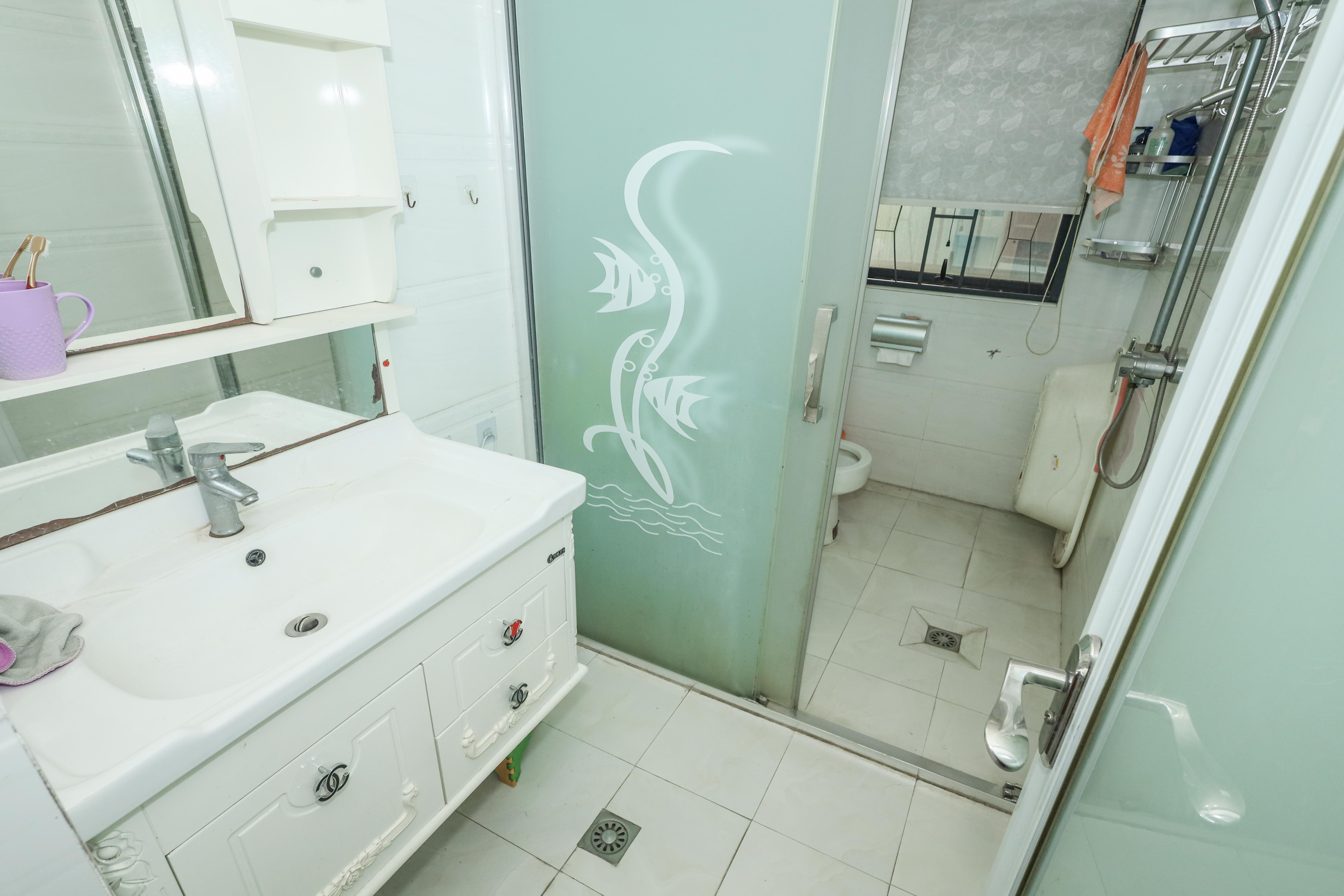 天元涉外景园B区  3室2厅2卫    79.0万 天元涉外景园B区  3室2厅2卫    79.0万卫生间