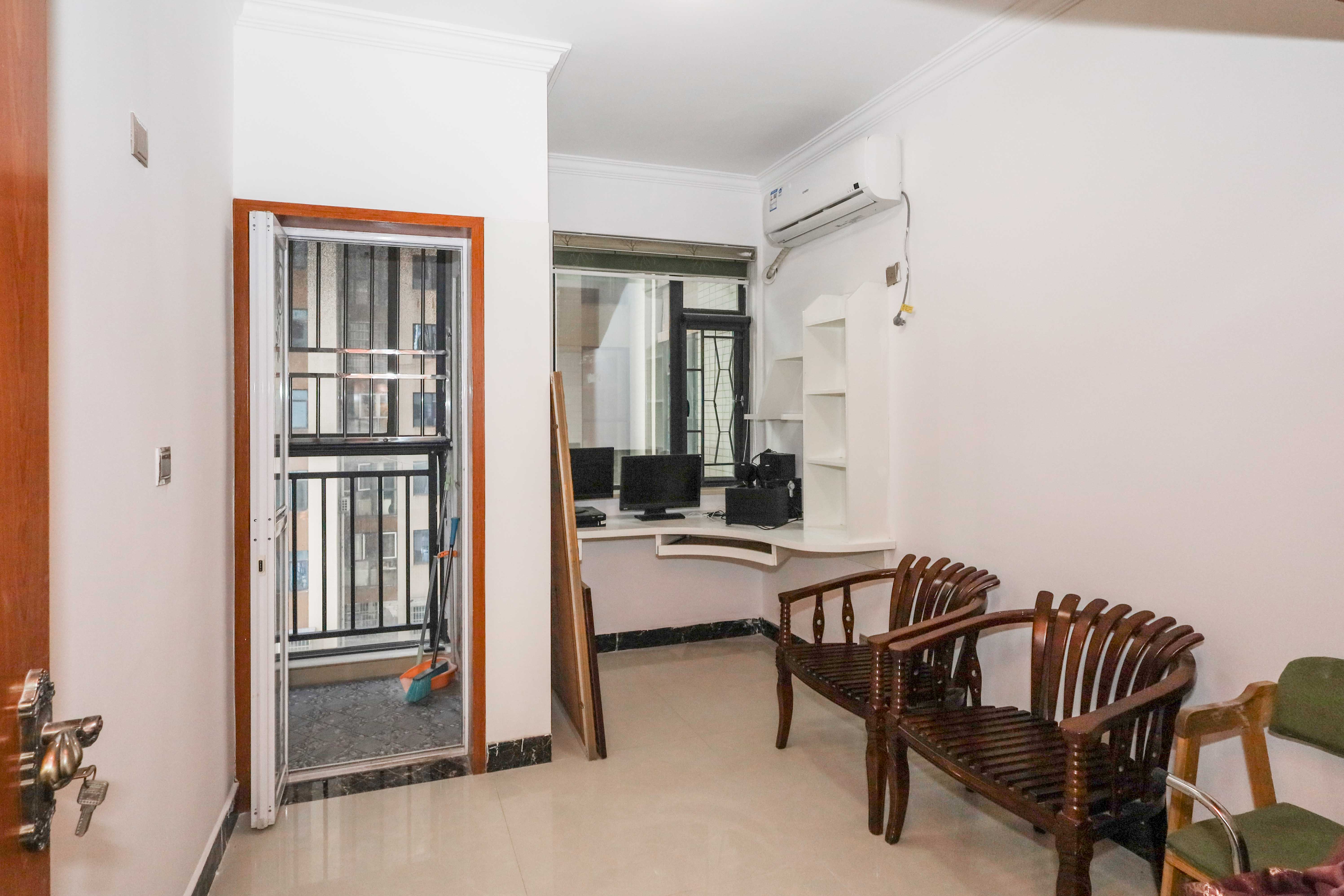 天元涉外景园B区  3室2厅2卫    79.0万 天元涉外景园B区  3室2厅2卫    79.0万卧室