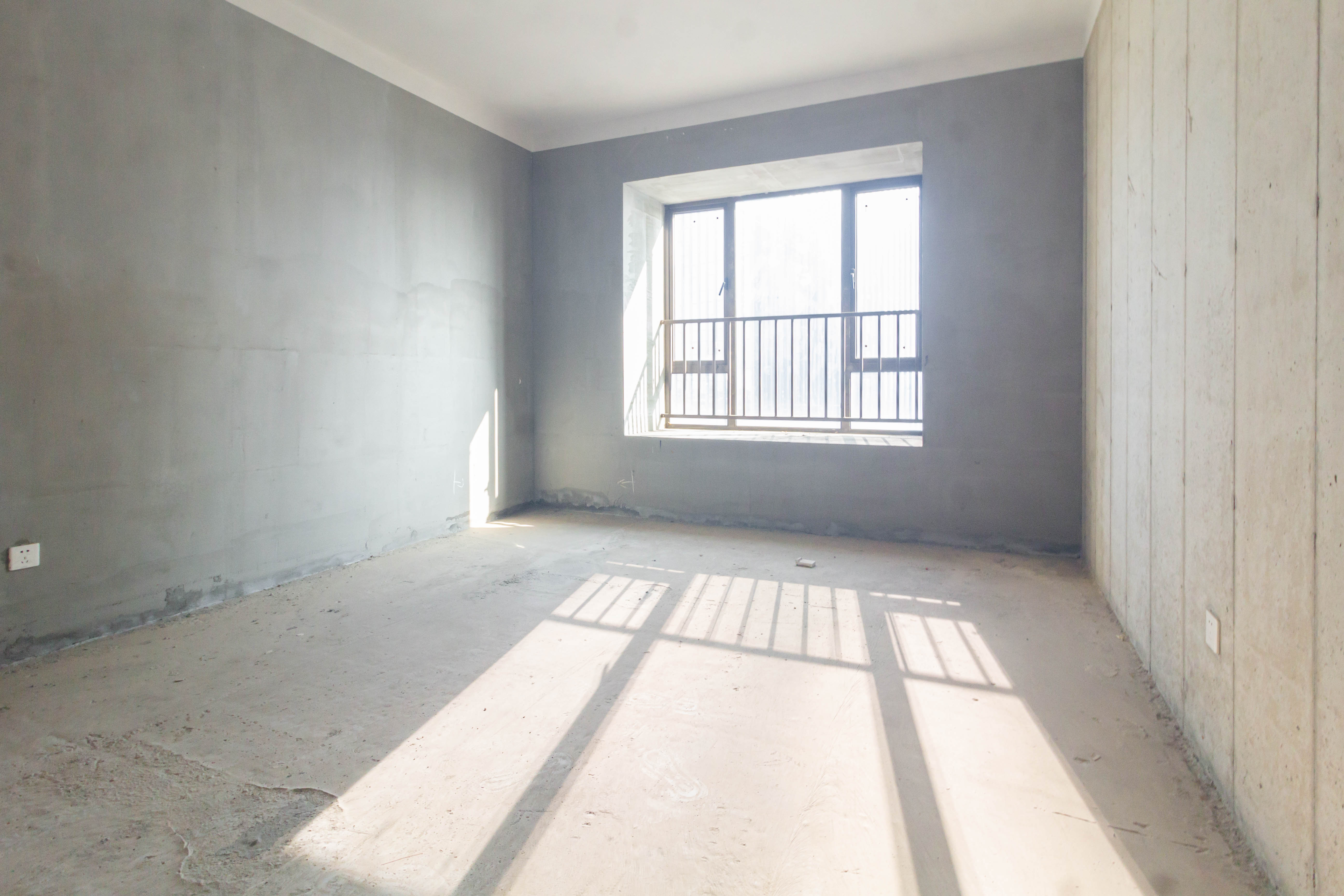 湘域芯城一期 5室2厅3卫 162.0万 湘域芯城一期 5室2厅3卫 162.0万卧室