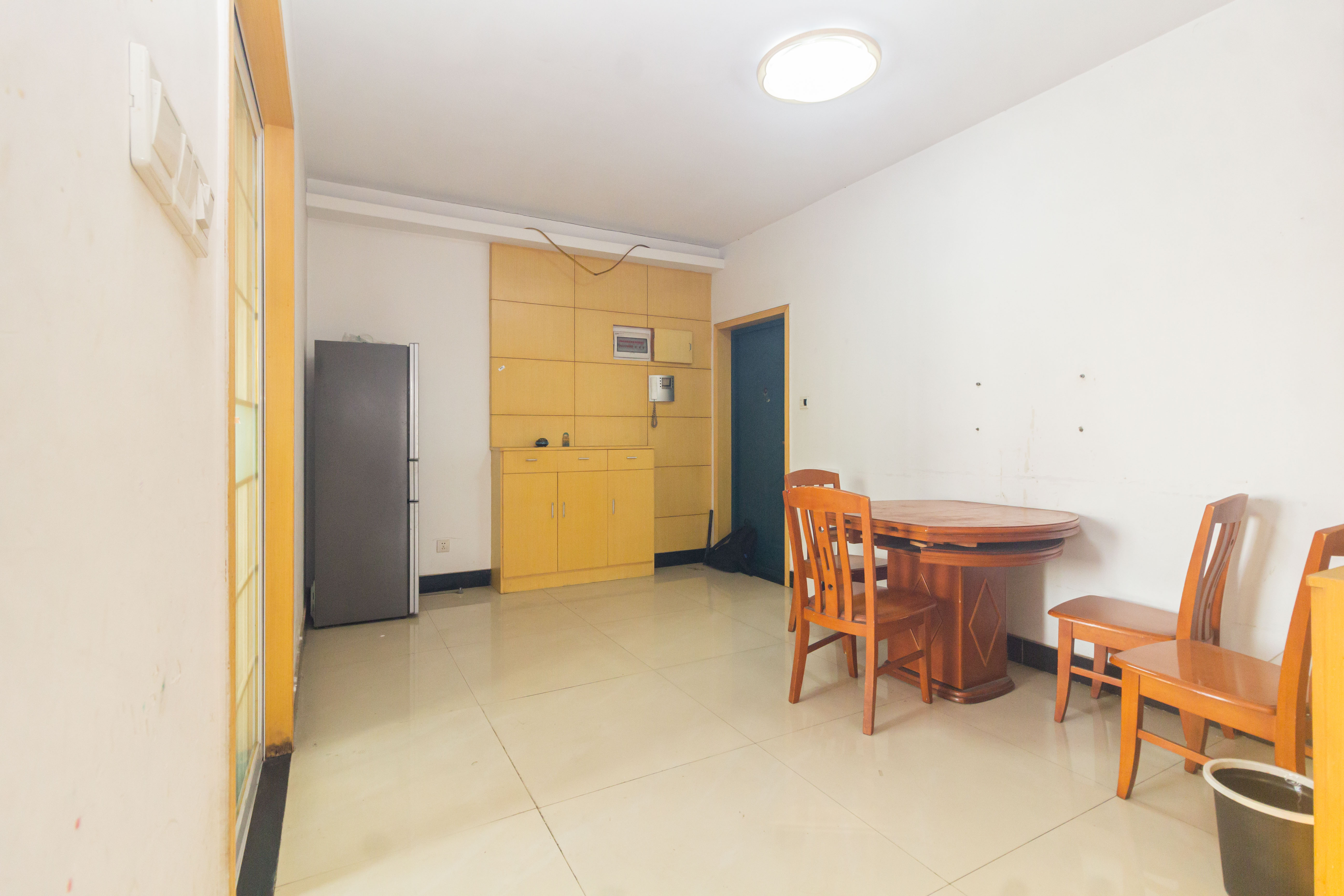 圣力华苑 3室1厅1卫 52.0万 圣力华苑 3室1厅1卫 52.0万客厅