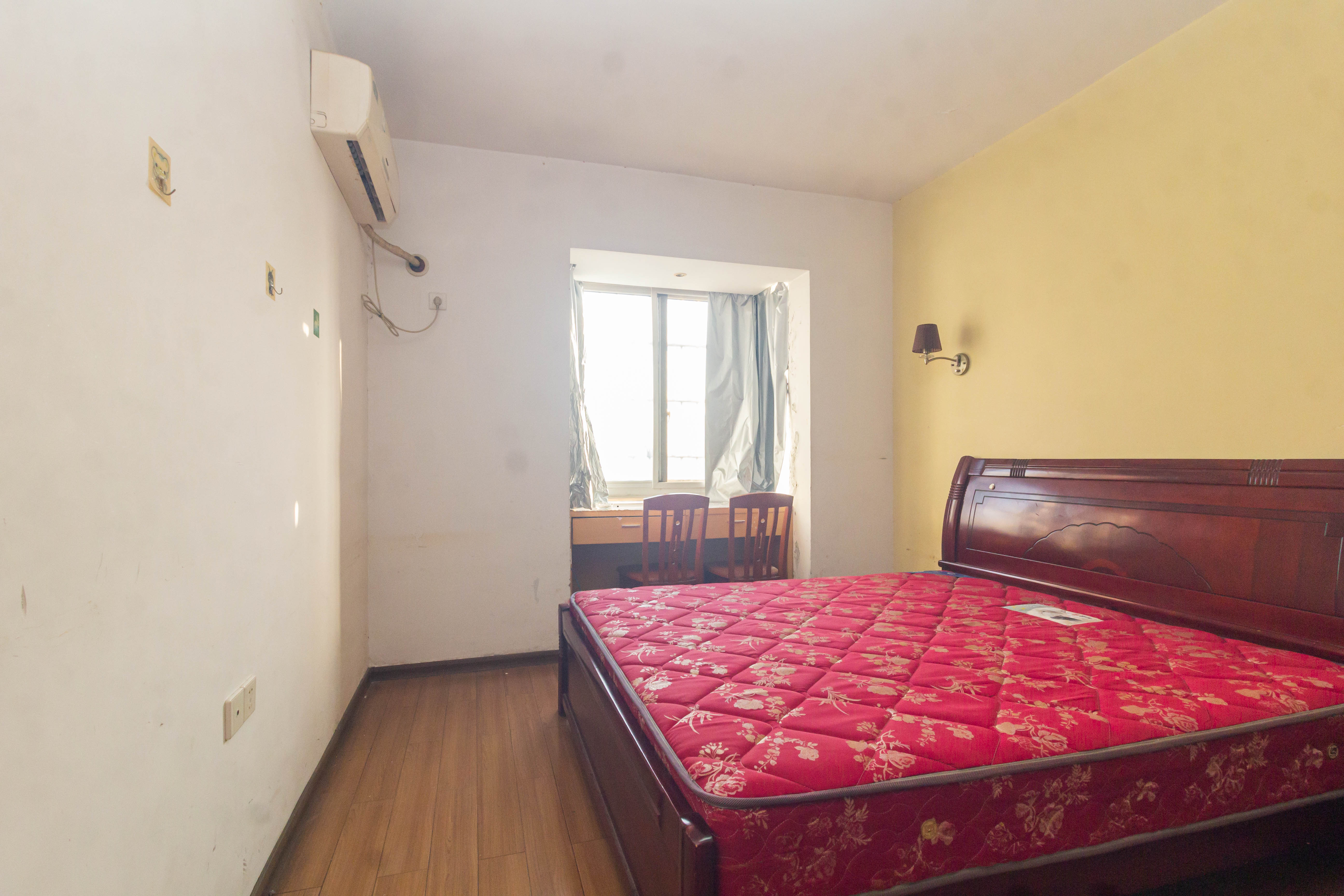 圣力华苑 3室1厅1卫 52.0万 圣力华苑 3室1厅1卫 52.0万卧室