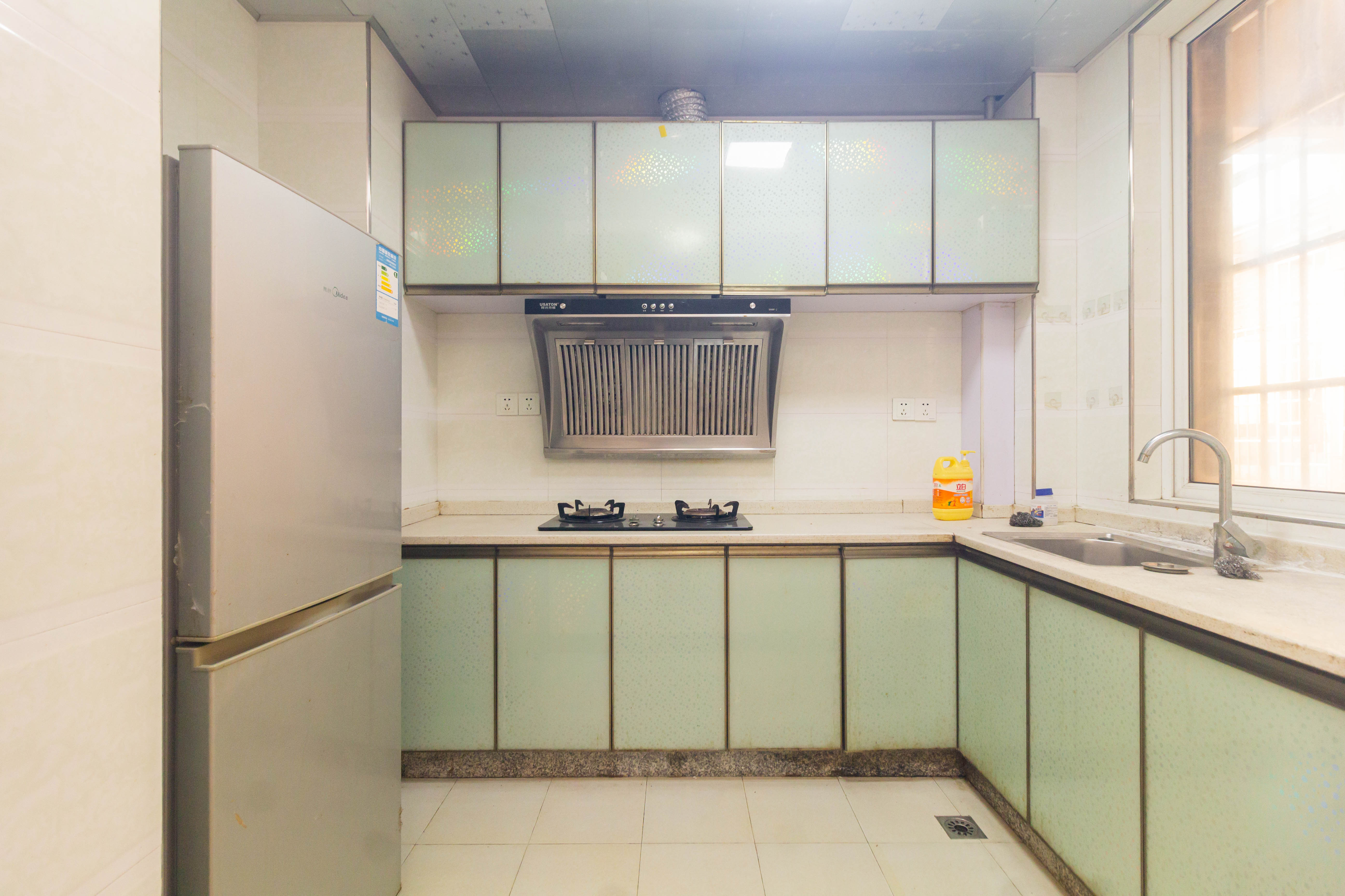 博雅湘水湾  1室2厅1卫    44.0万 博雅湘水湾  1室2厅1卫    44.0万厨房