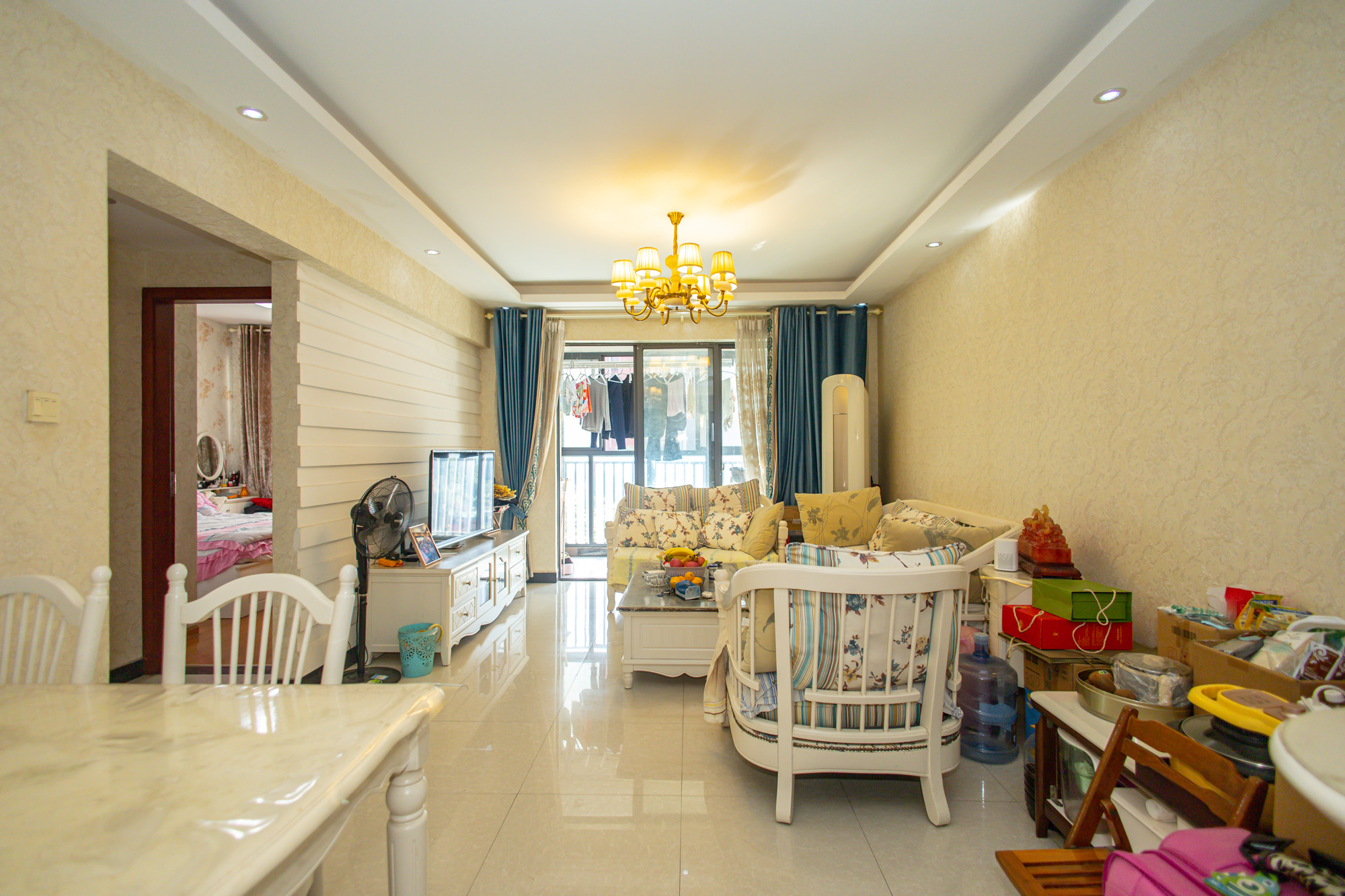 华润凤凰城二期 2室2厅1卫 68.0万 华润凤凰城二期 2室2厅1卫 68.0万客厅