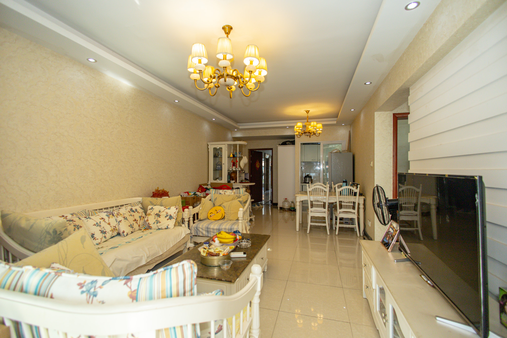 华润凤凰城二期 2室2厅1卫 68.0万 华润凤凰城二期 2室2厅1卫 68.0万客厅