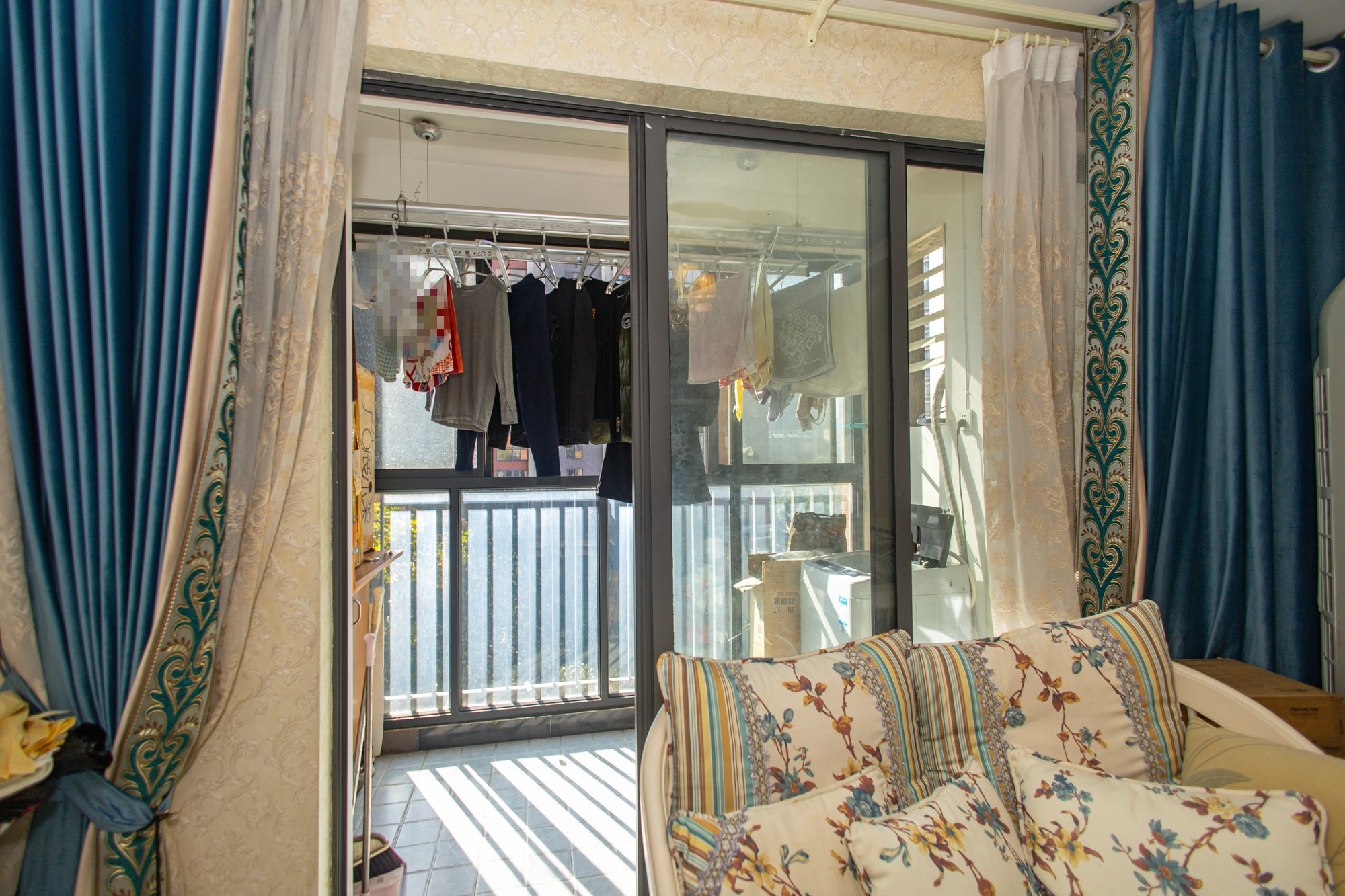 华润凤凰城二期 2室2厅1卫 68.0万 华润凤凰城二期 2室2厅1卫 68.0万阳台