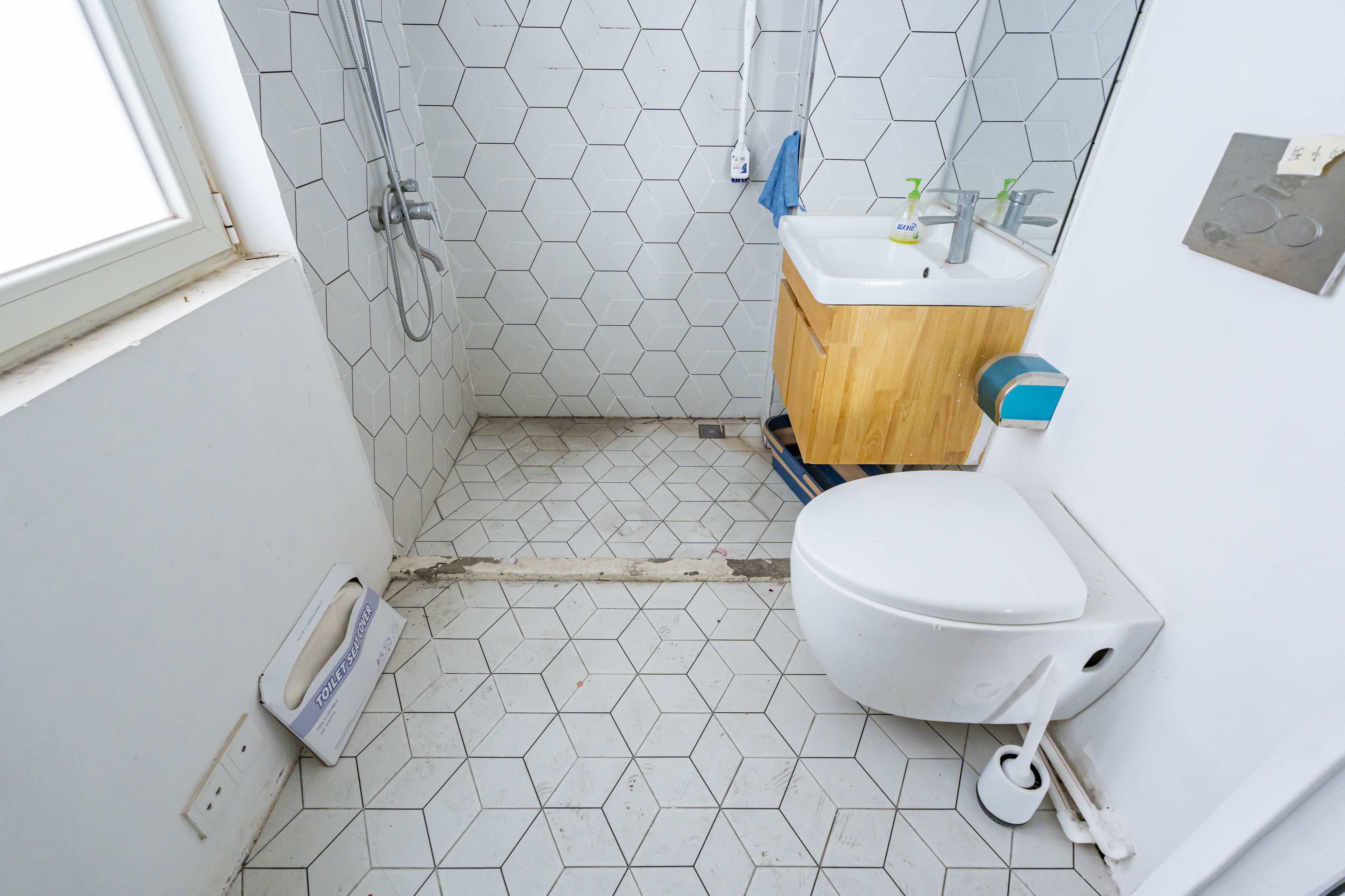 金色屋顶  4室2厅3卫    245.0万 金色屋顶  4室2厅3卫    245.0万卫生间