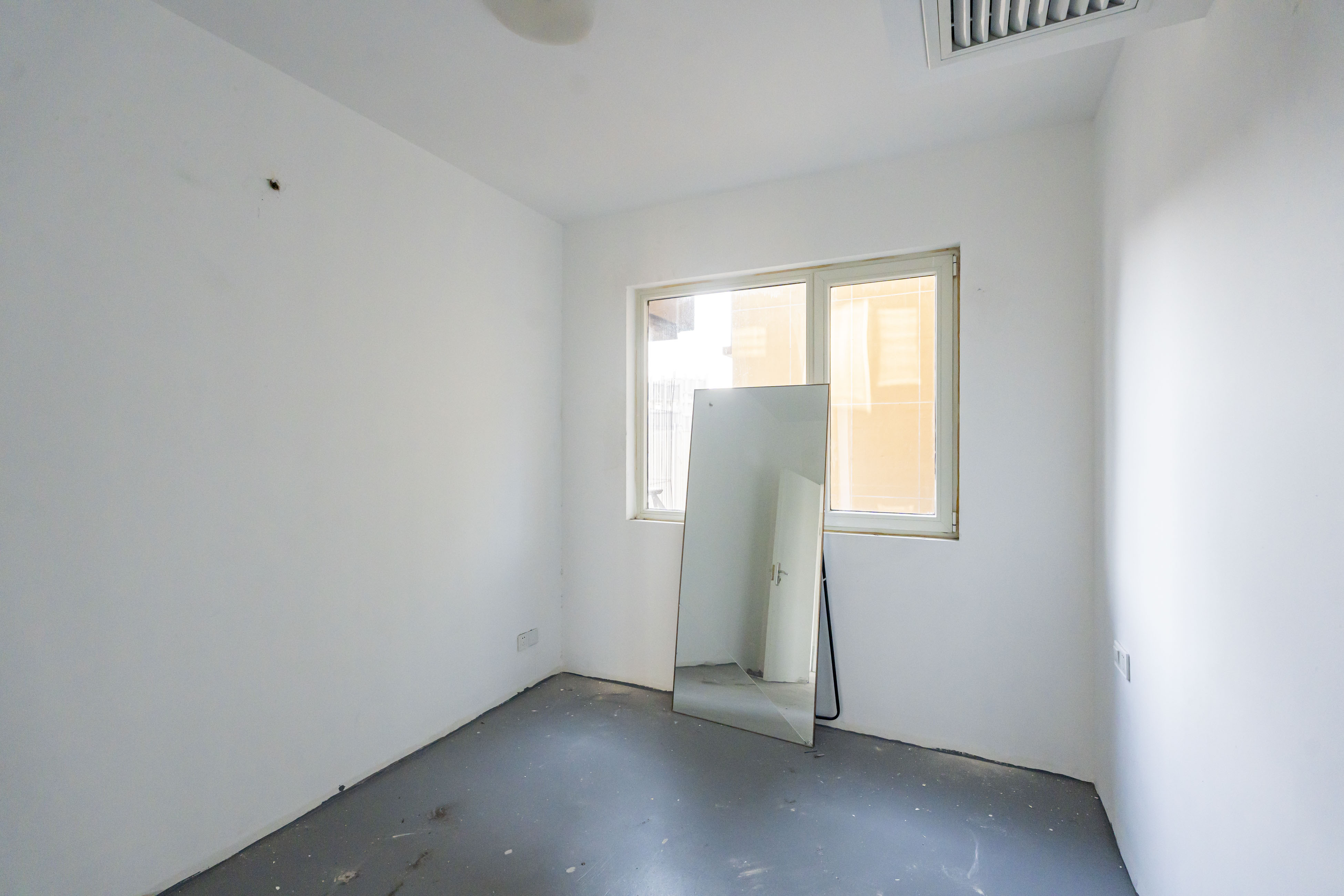 金色屋顶  4室2厅3卫    245.0万 金色屋顶  4室2厅3卫    245.0万卧室