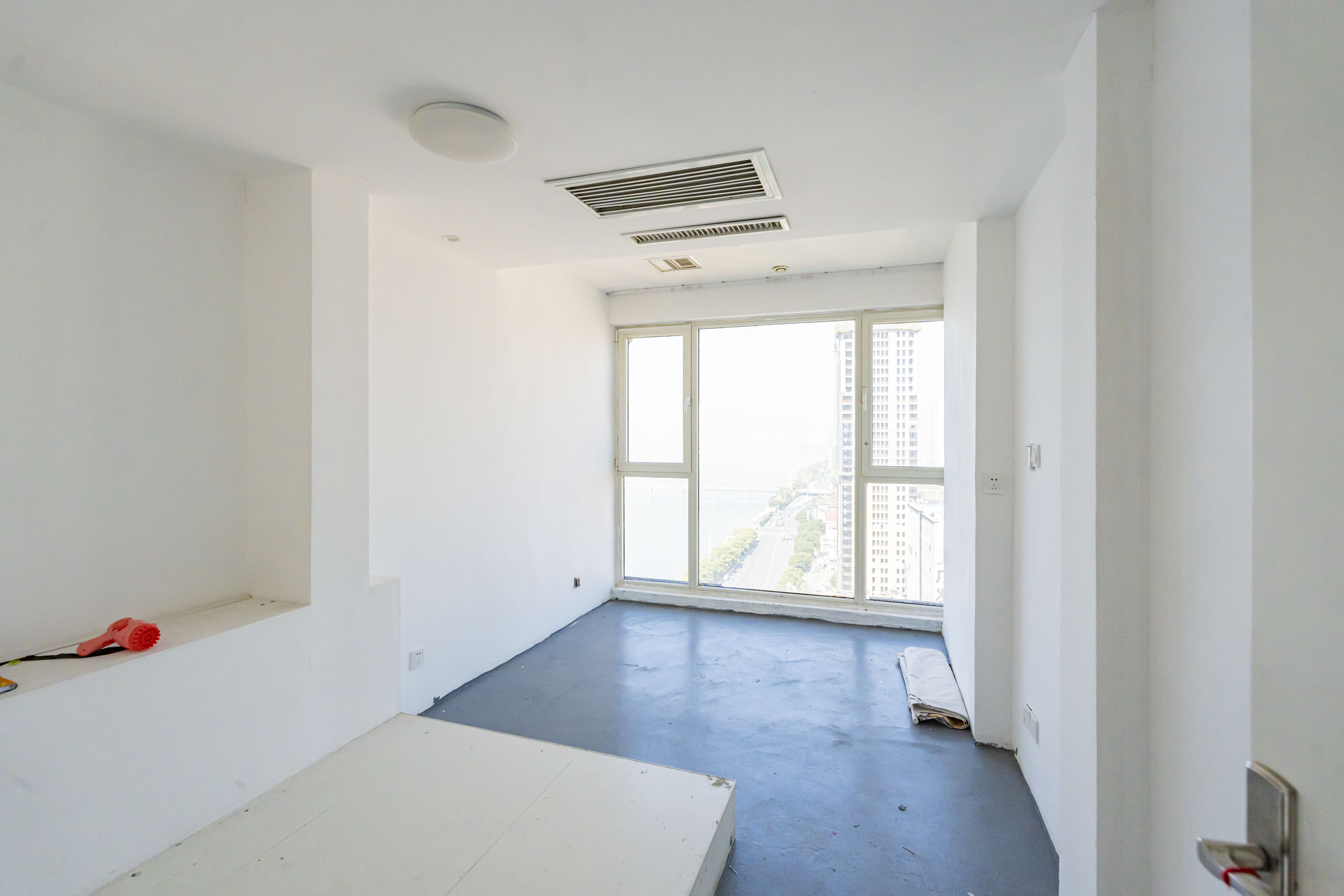 金色屋顶  4室2厅3卫    245.0万 金色屋顶  4室2厅3卫    245.0万卧室