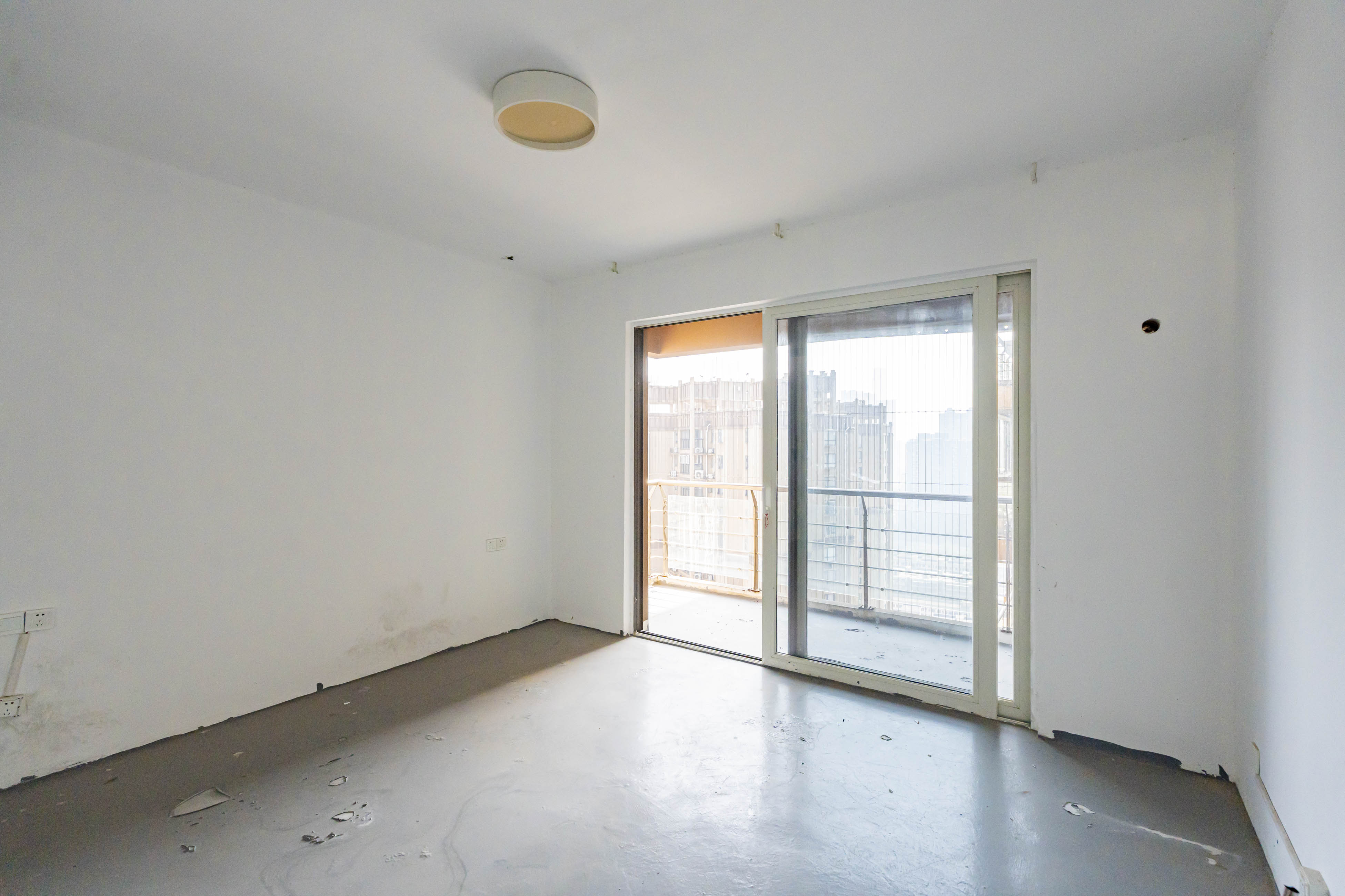 金色屋顶  4室2厅3卫    245.0万 金色屋顶  4室2厅3卫    245.0万卧室