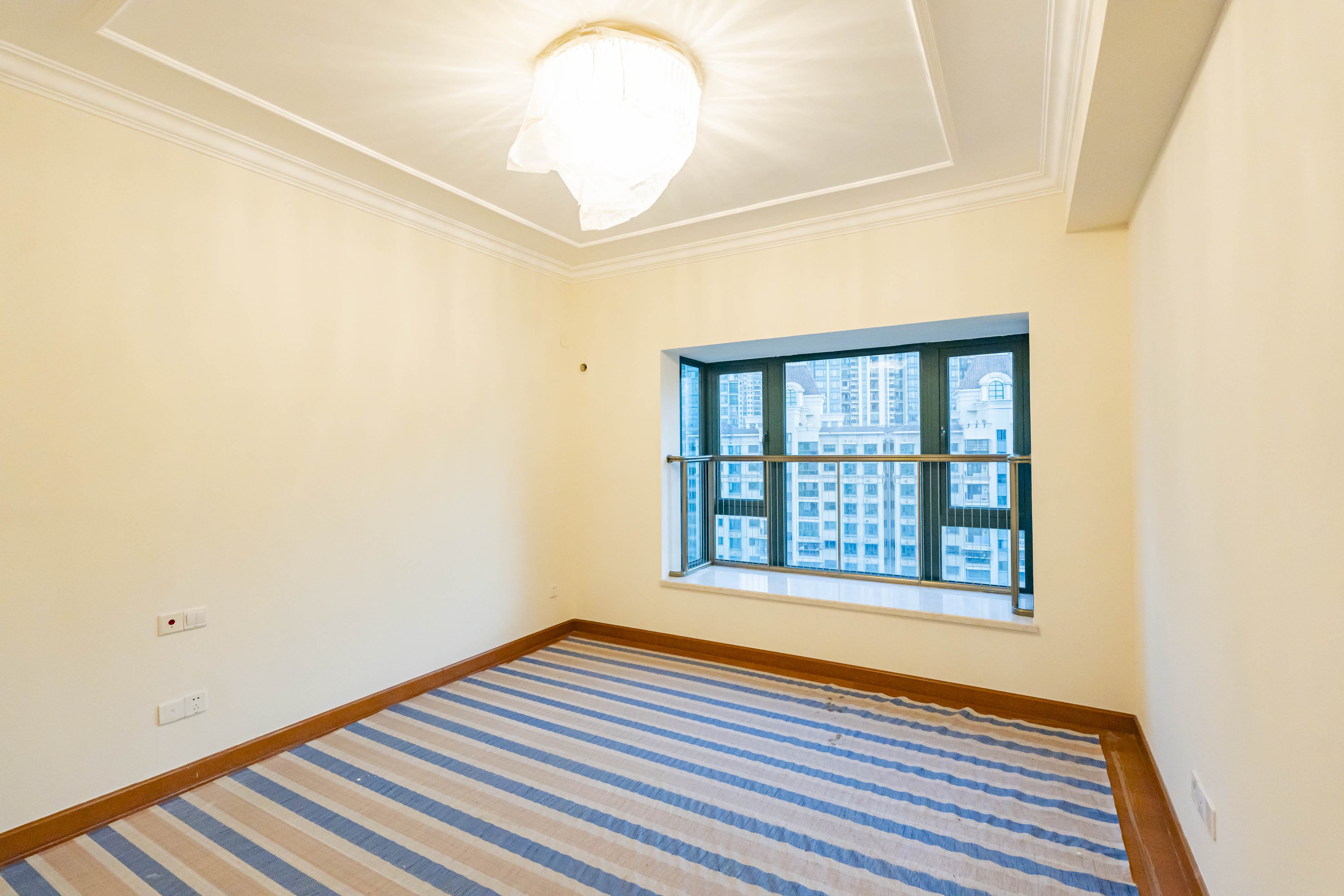 恒大雅苑 1室2厅2卫 122.0万 恒大雅苑 1室2厅2卫 122.0万卧室